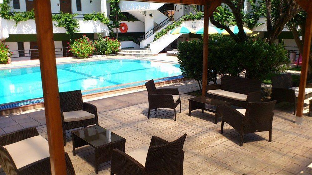 Aparthotel Terinikos Sunny Garden Junior