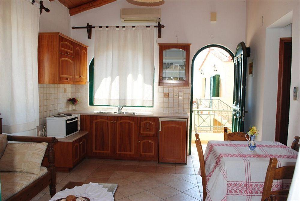 Skandalis Traditional Apartment