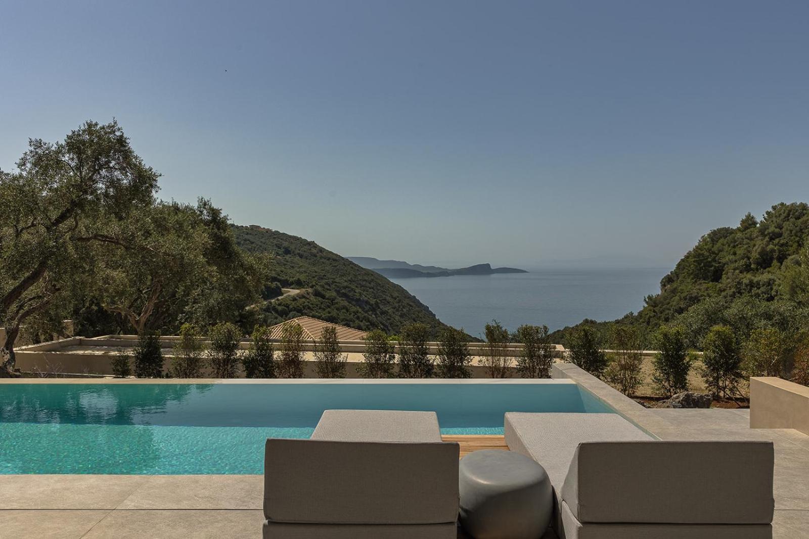 Monalia Villa Parga