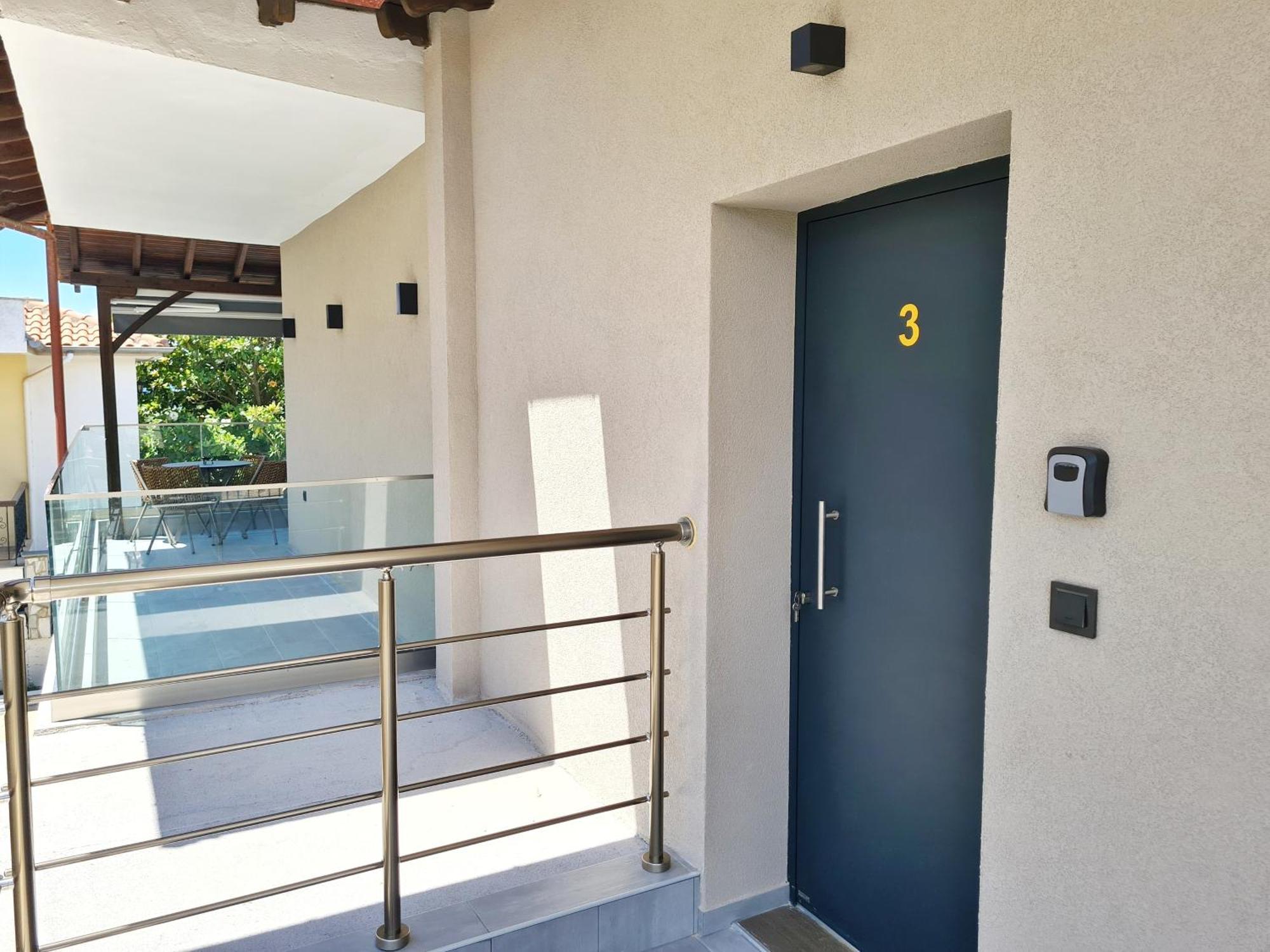Agnanti-apartments B