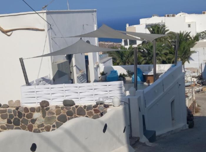 Guest house Ichor Fira (Santorini)