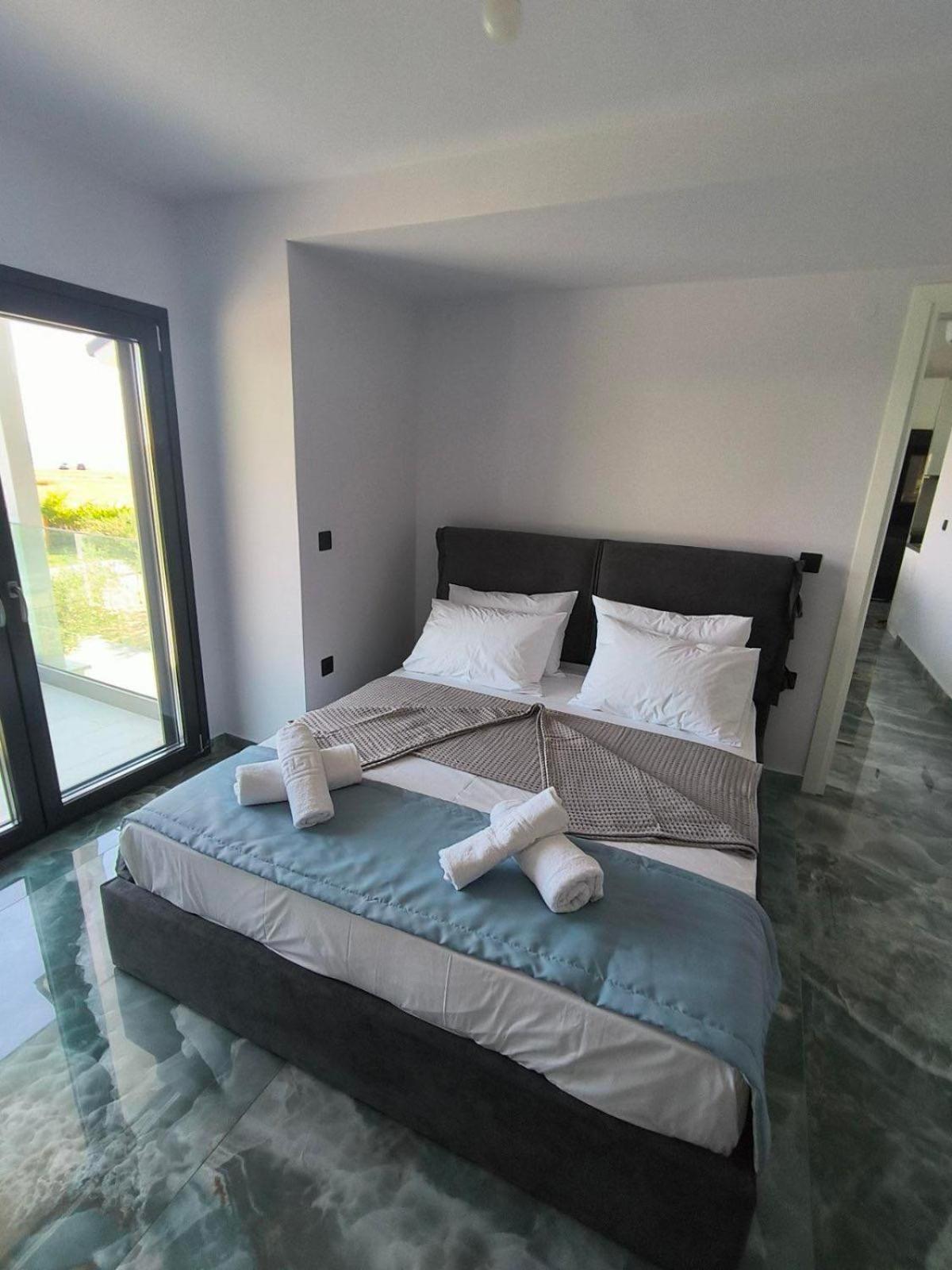 Iraklia Sea View Apartment