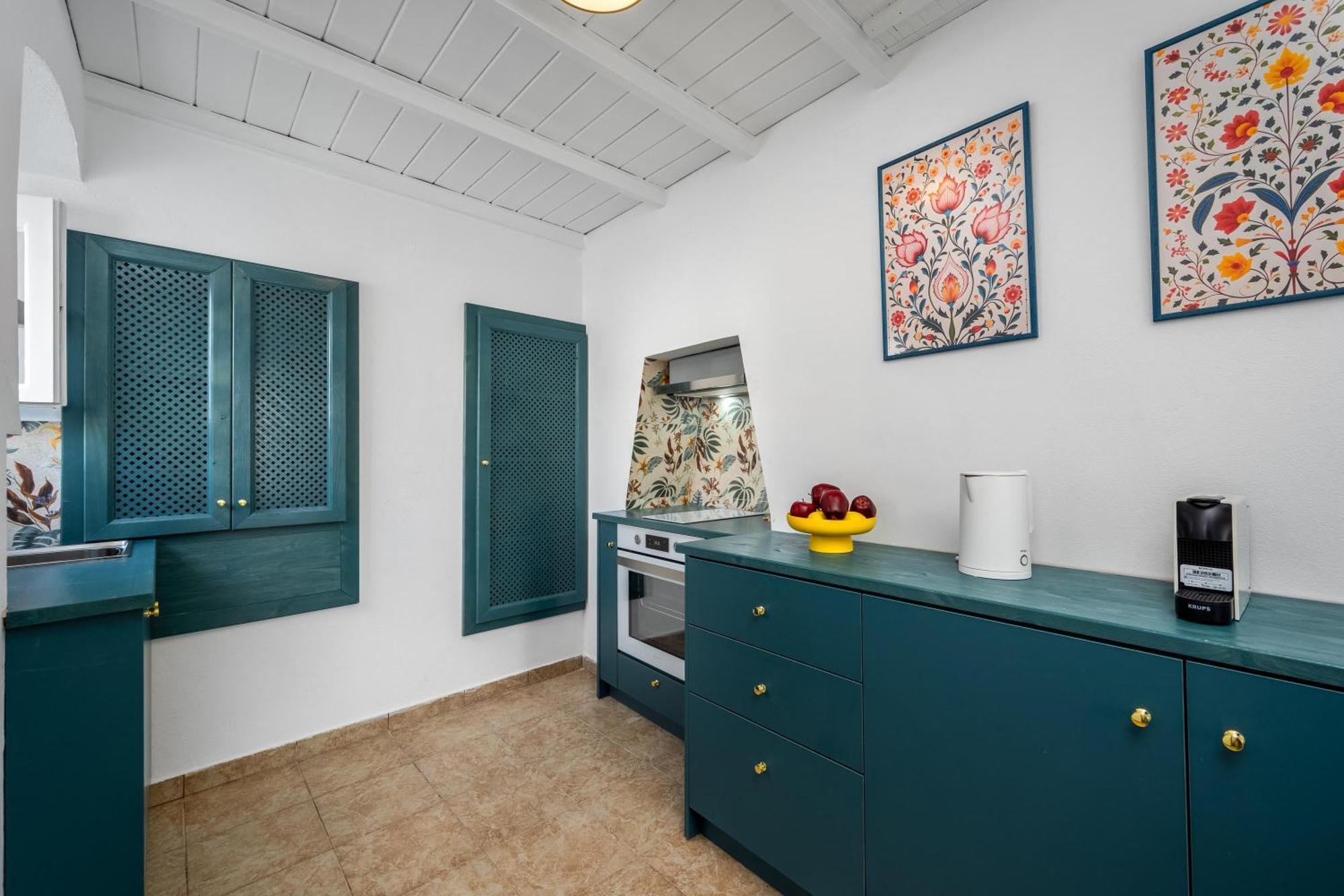 Annikas Port View-1st Floor Apartment *