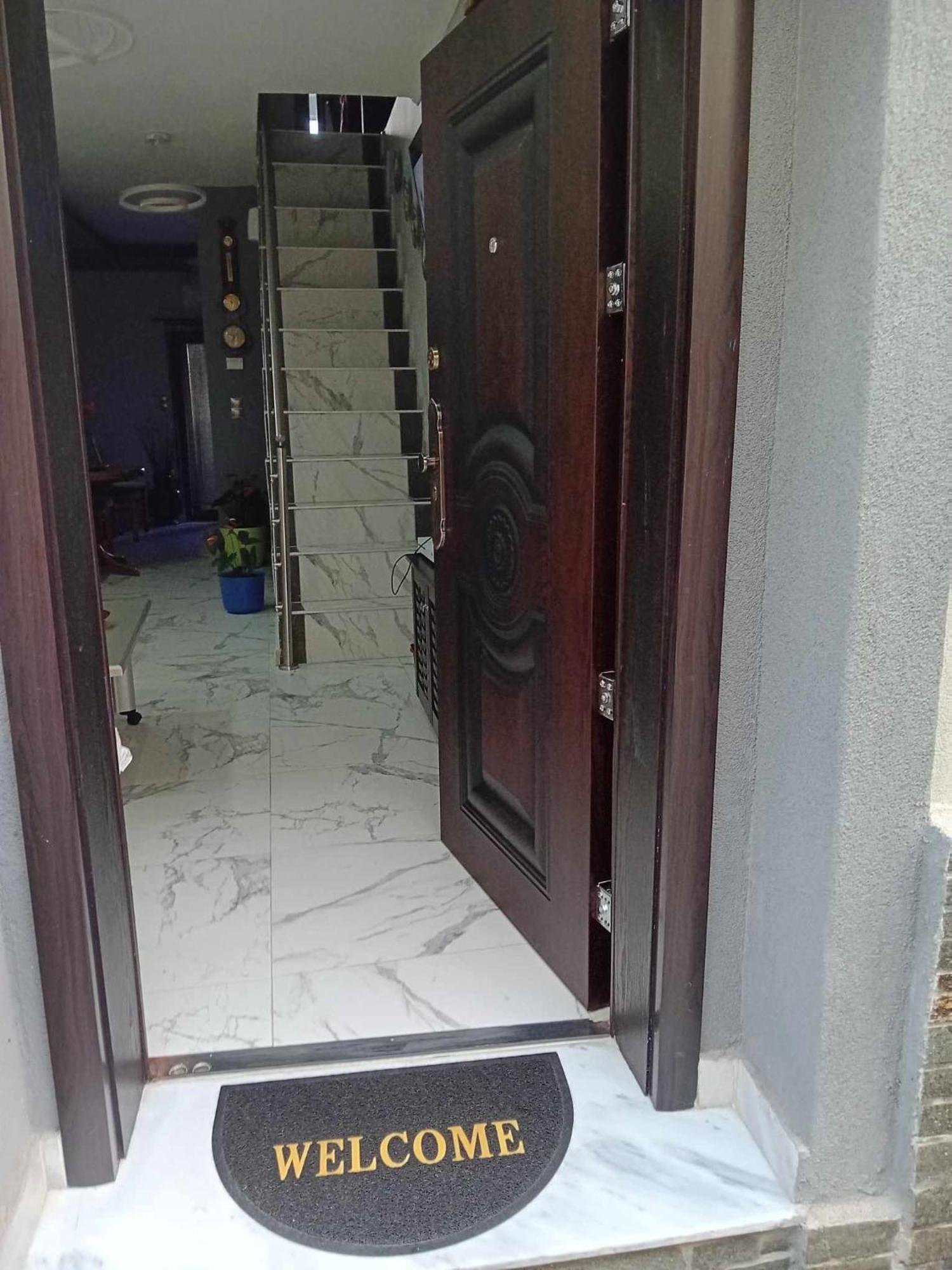 Ioanis Deluxe House