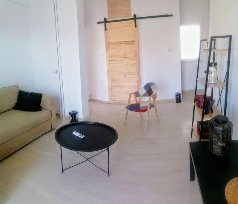 55sm Voula 4pax Athens