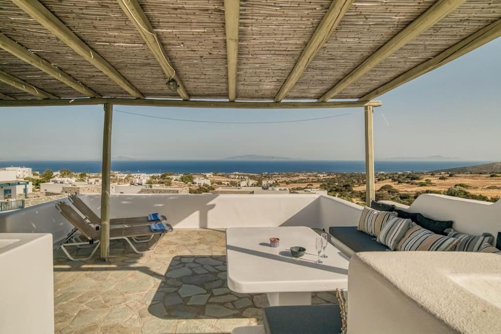 Folia House - Overlooking *