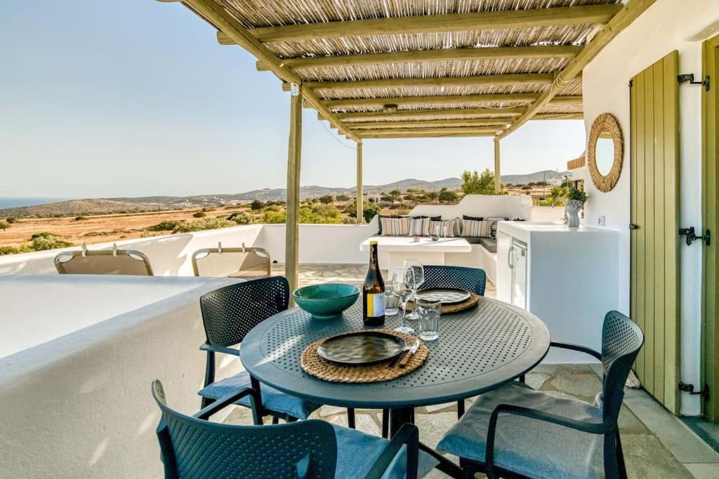 Folia House - Overlooking