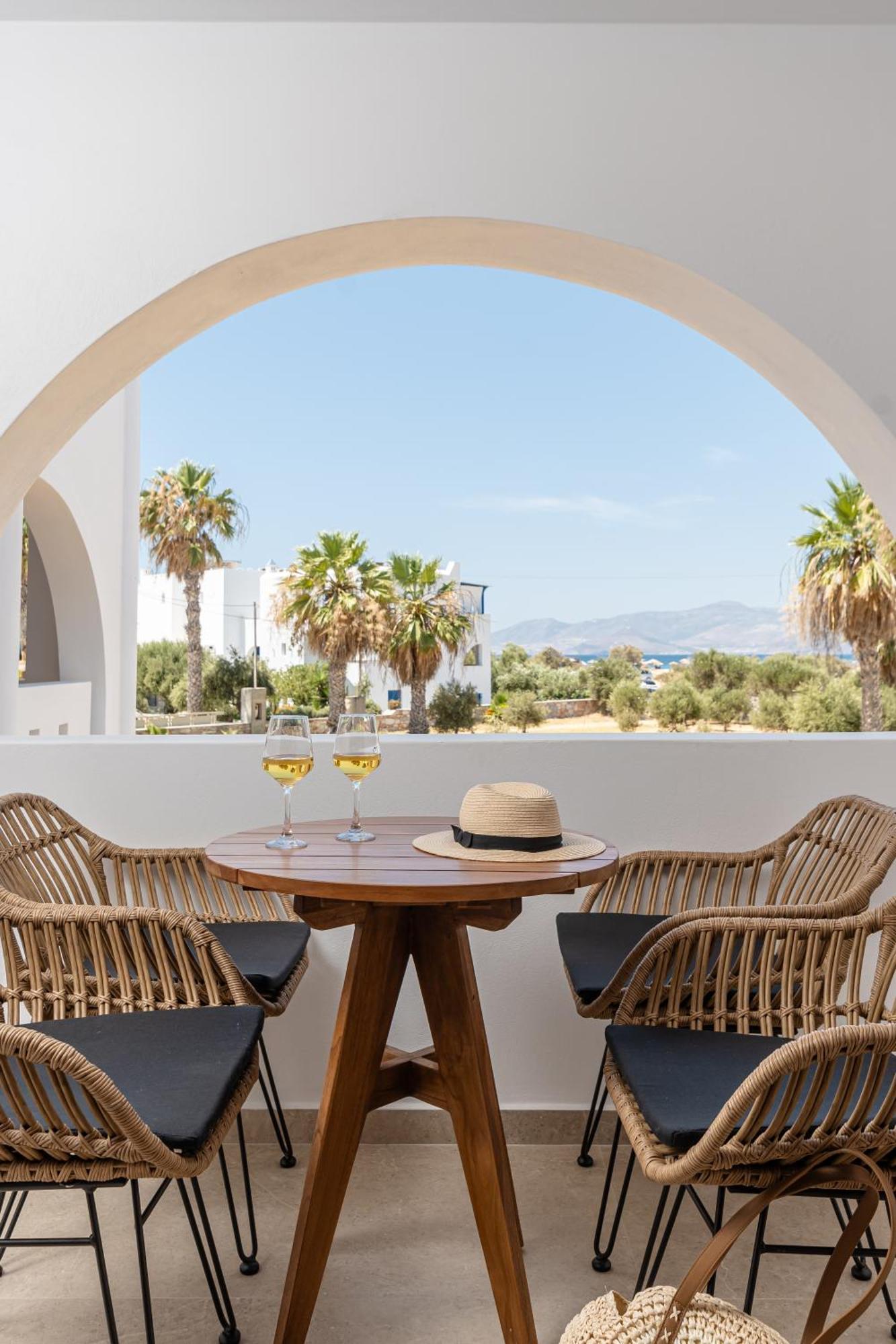 Perla Aparthotel 2*