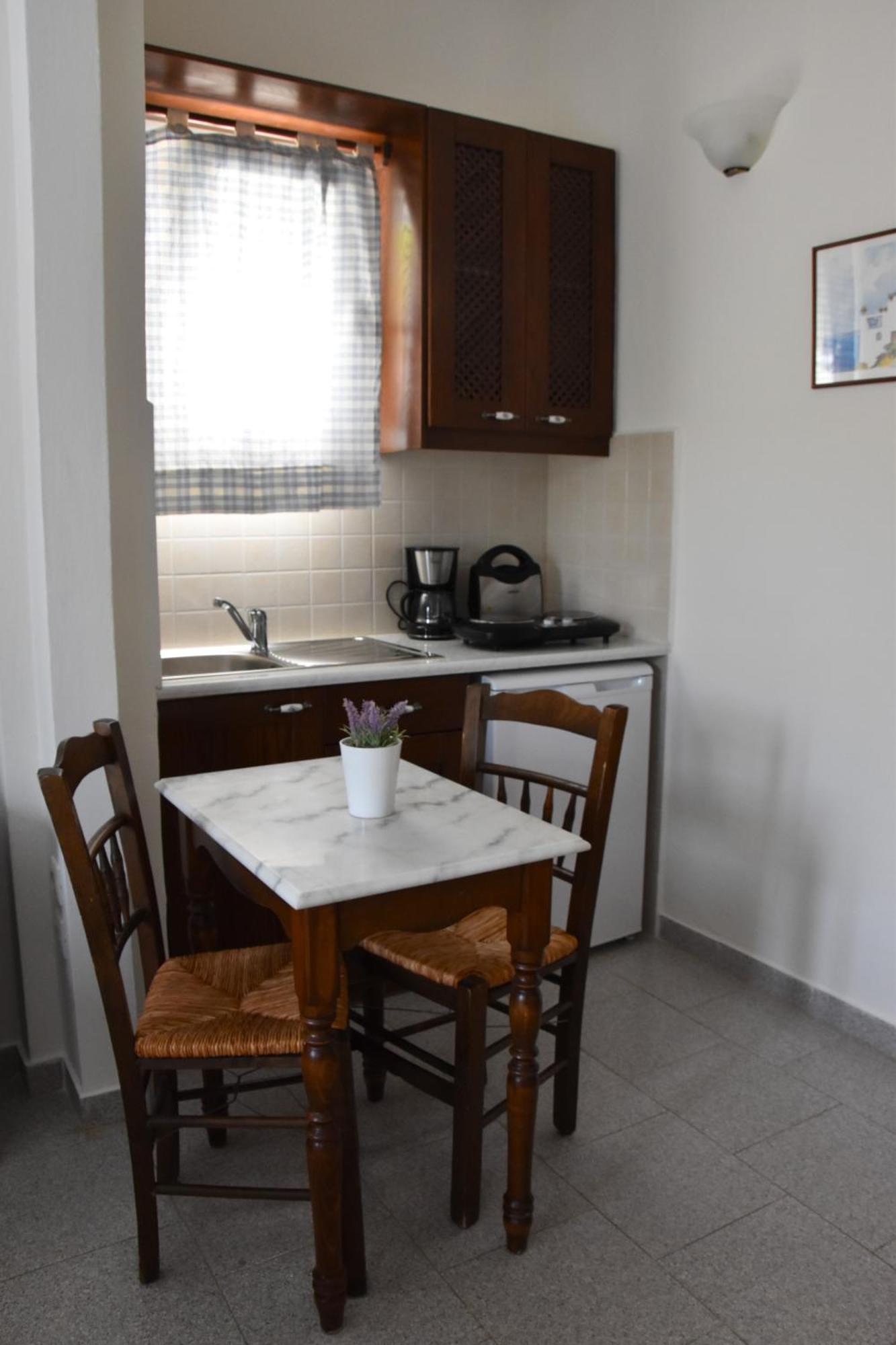 Akrogiali Aparthotel *