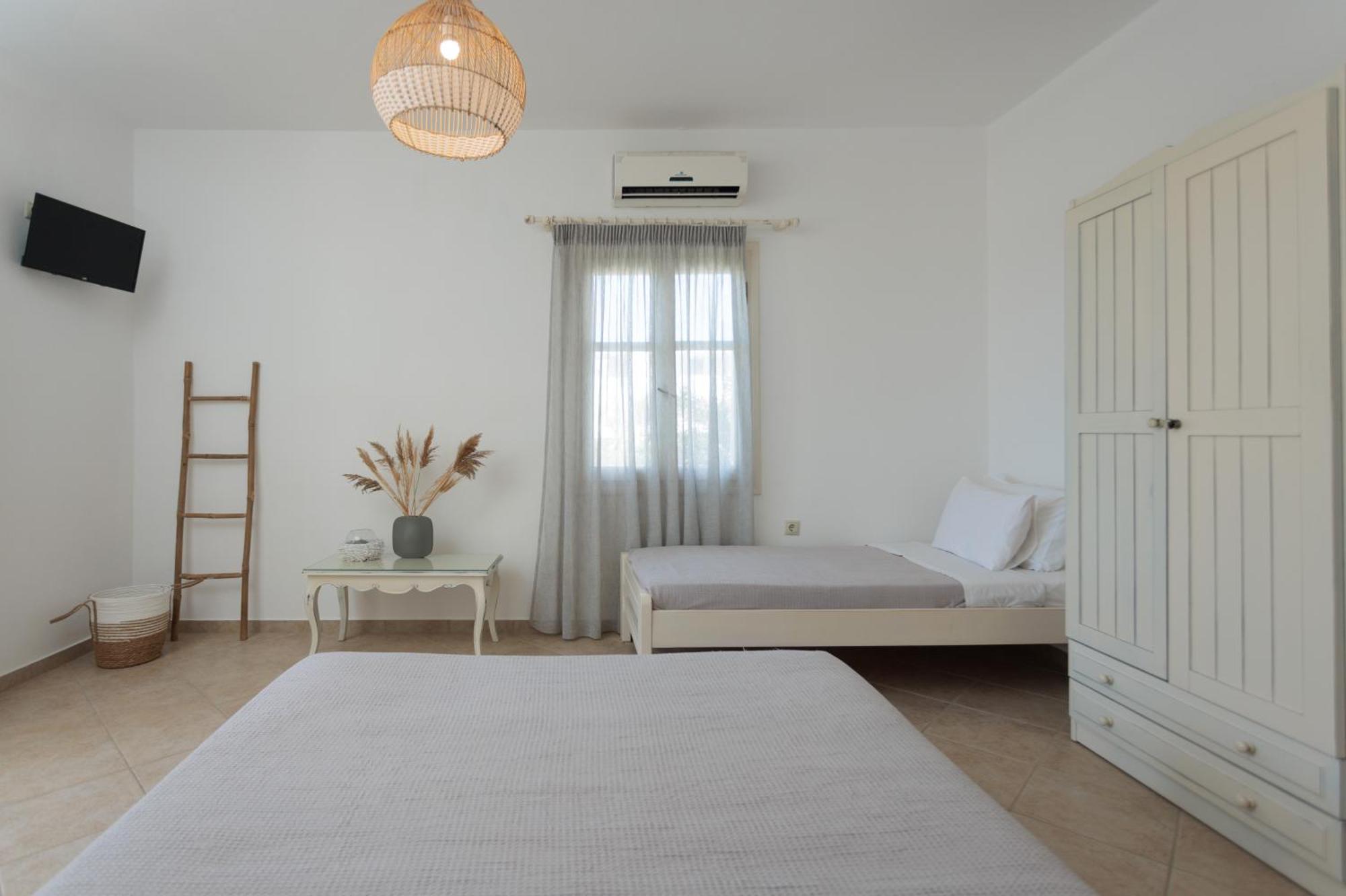 Maria's & Studios Apartment Agia Anna (Naxos)