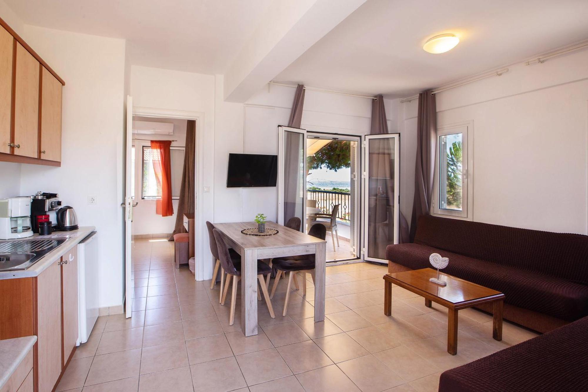 Aparthotel Romanos
