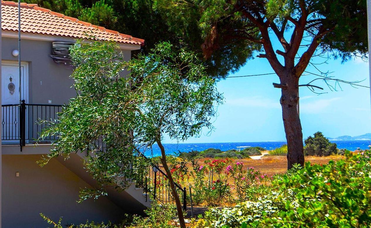 Aparthotel Romanos Beach Villas