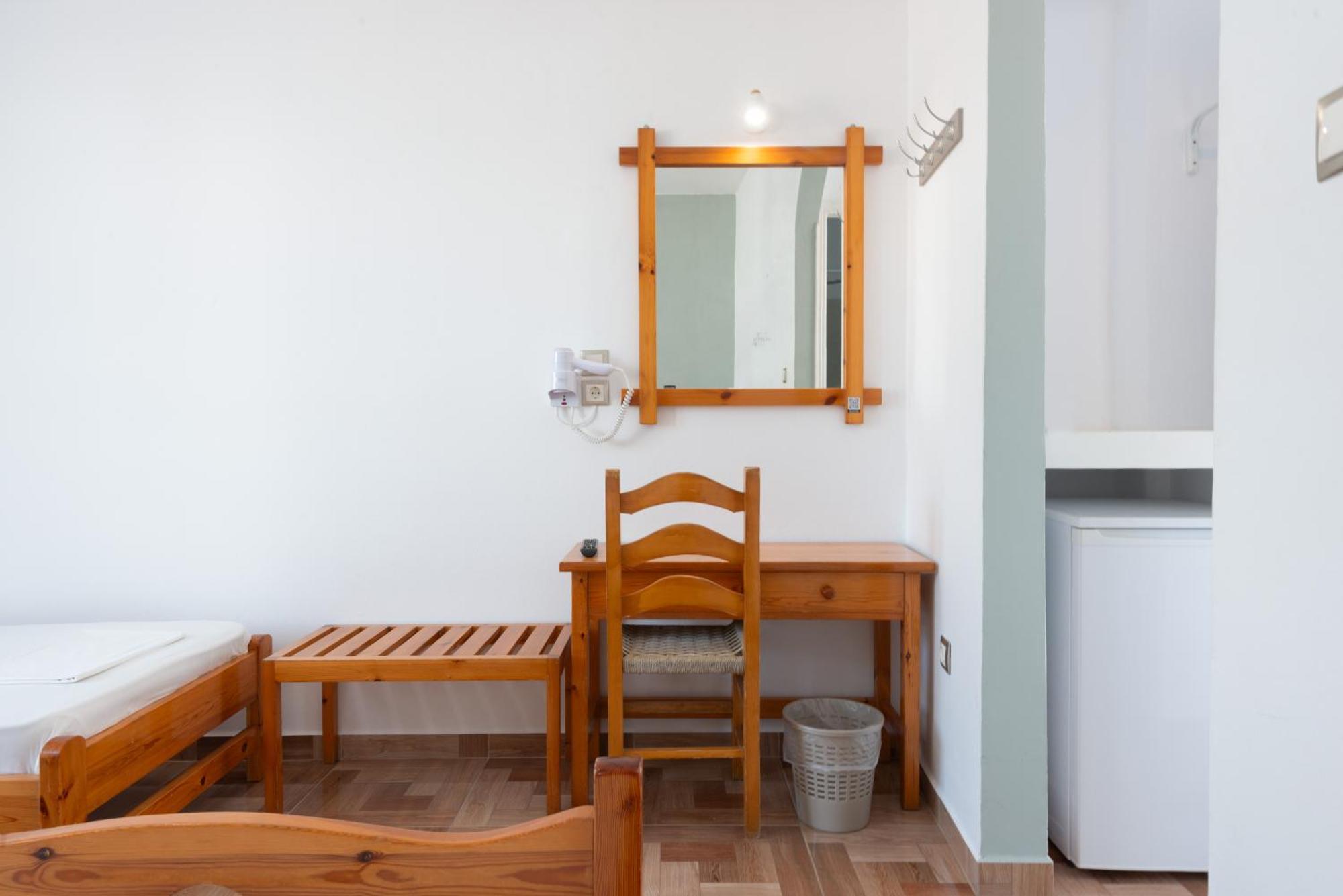 Aratos Hotel Parikia (Paros)