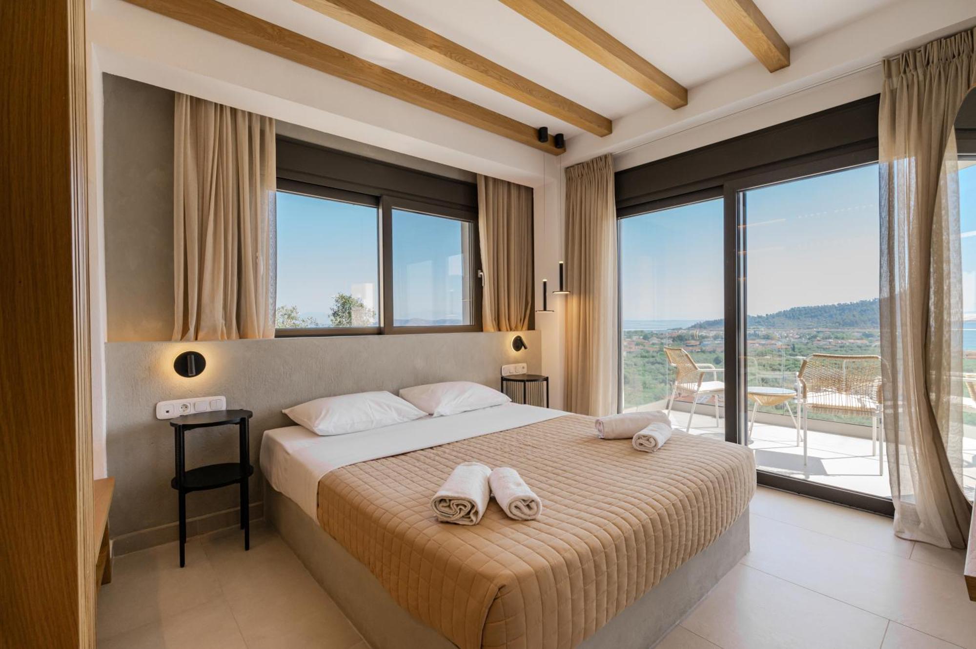 Hillside - Pnoe Villa