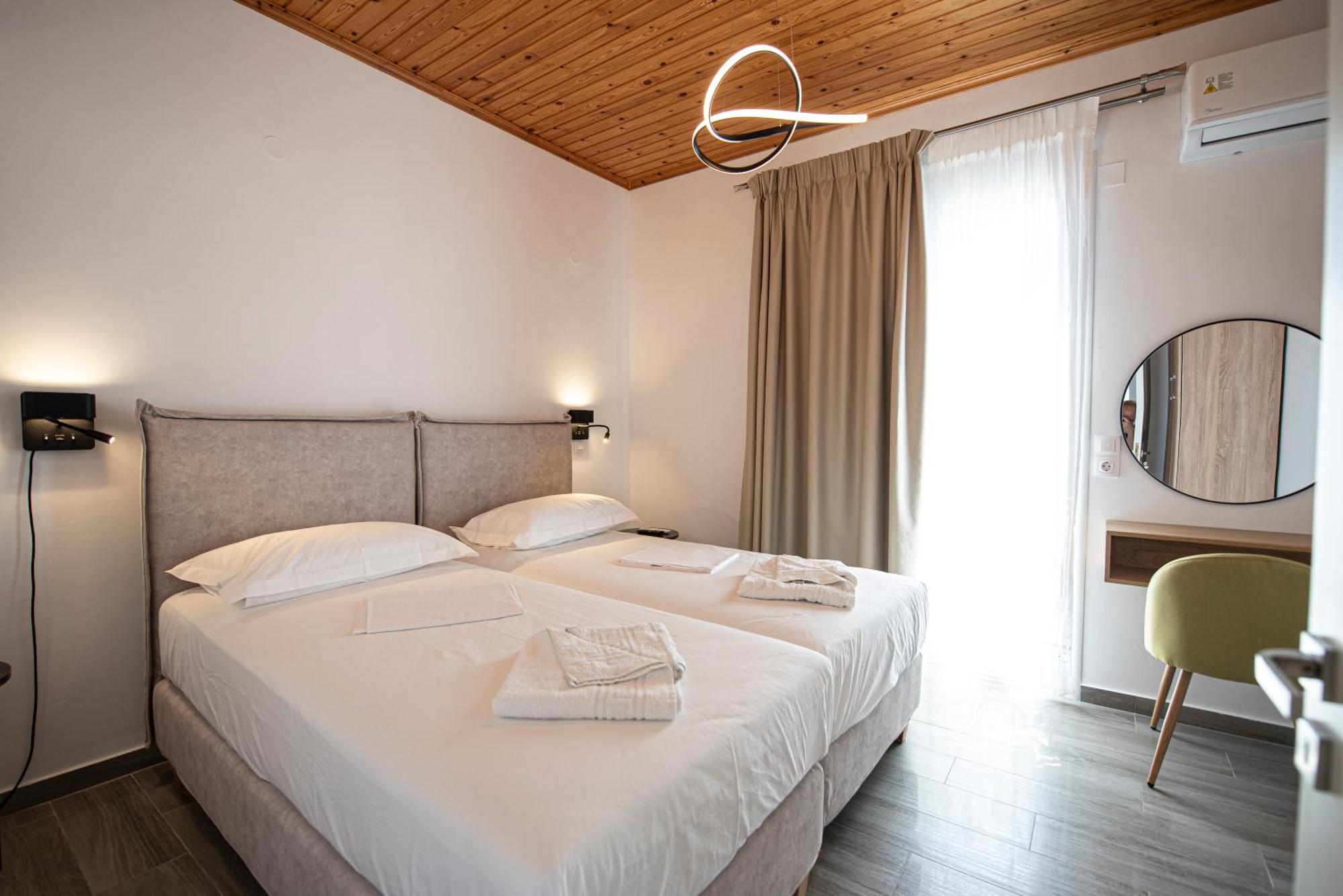 Liokambos * Lefkada City