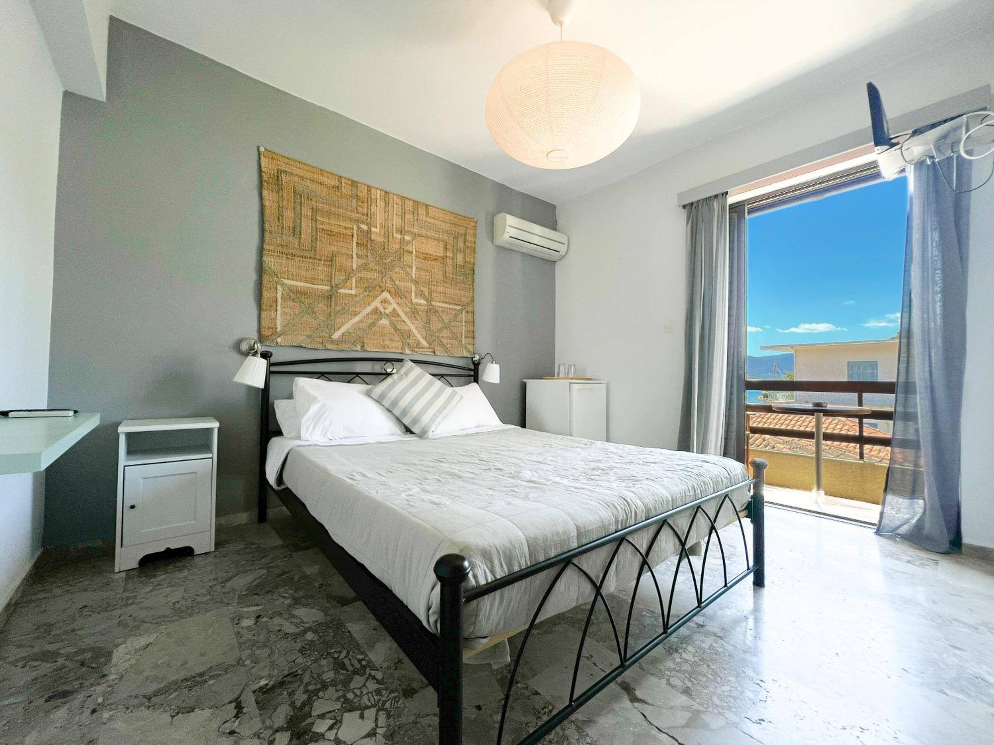 Irene Aparthotel