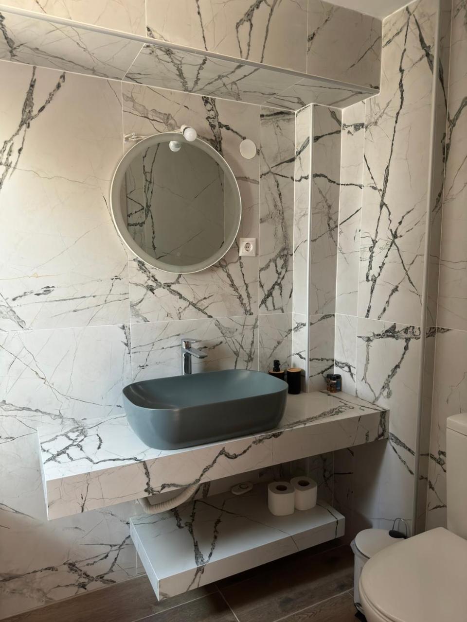 Apartment Milolithos *