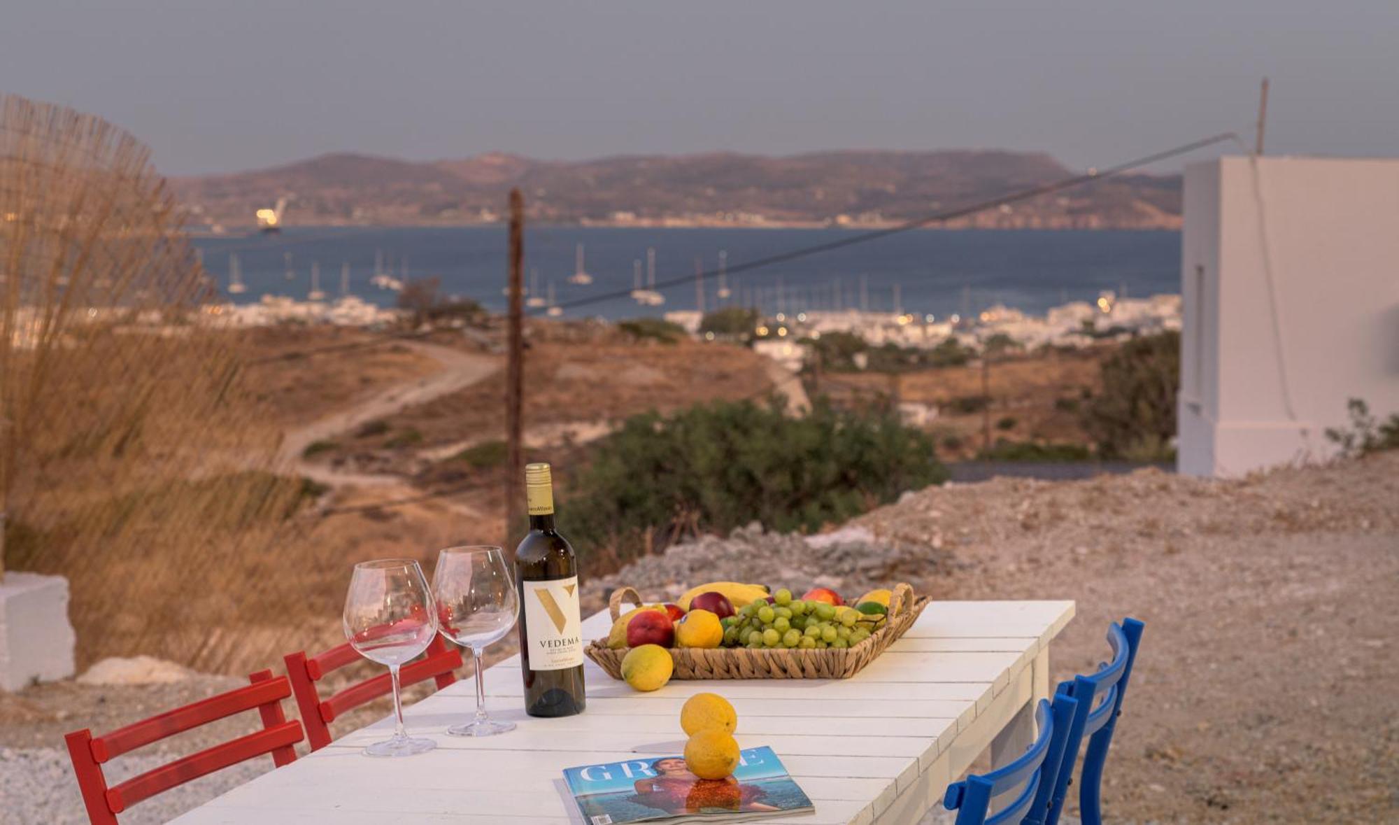 Apartment Cyclades Whisper Adamantas (Milos)