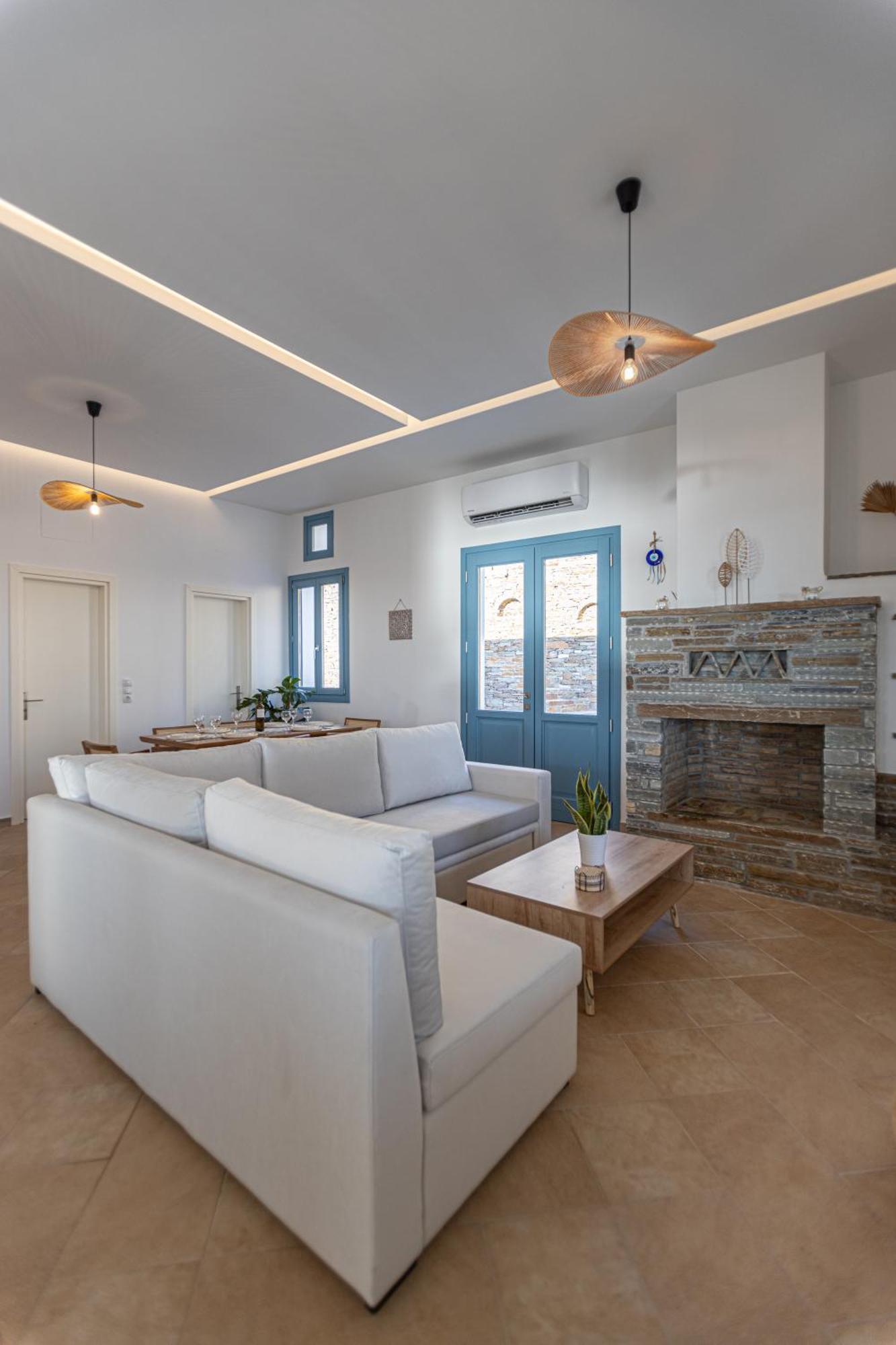 Apaggio Luxury Villa