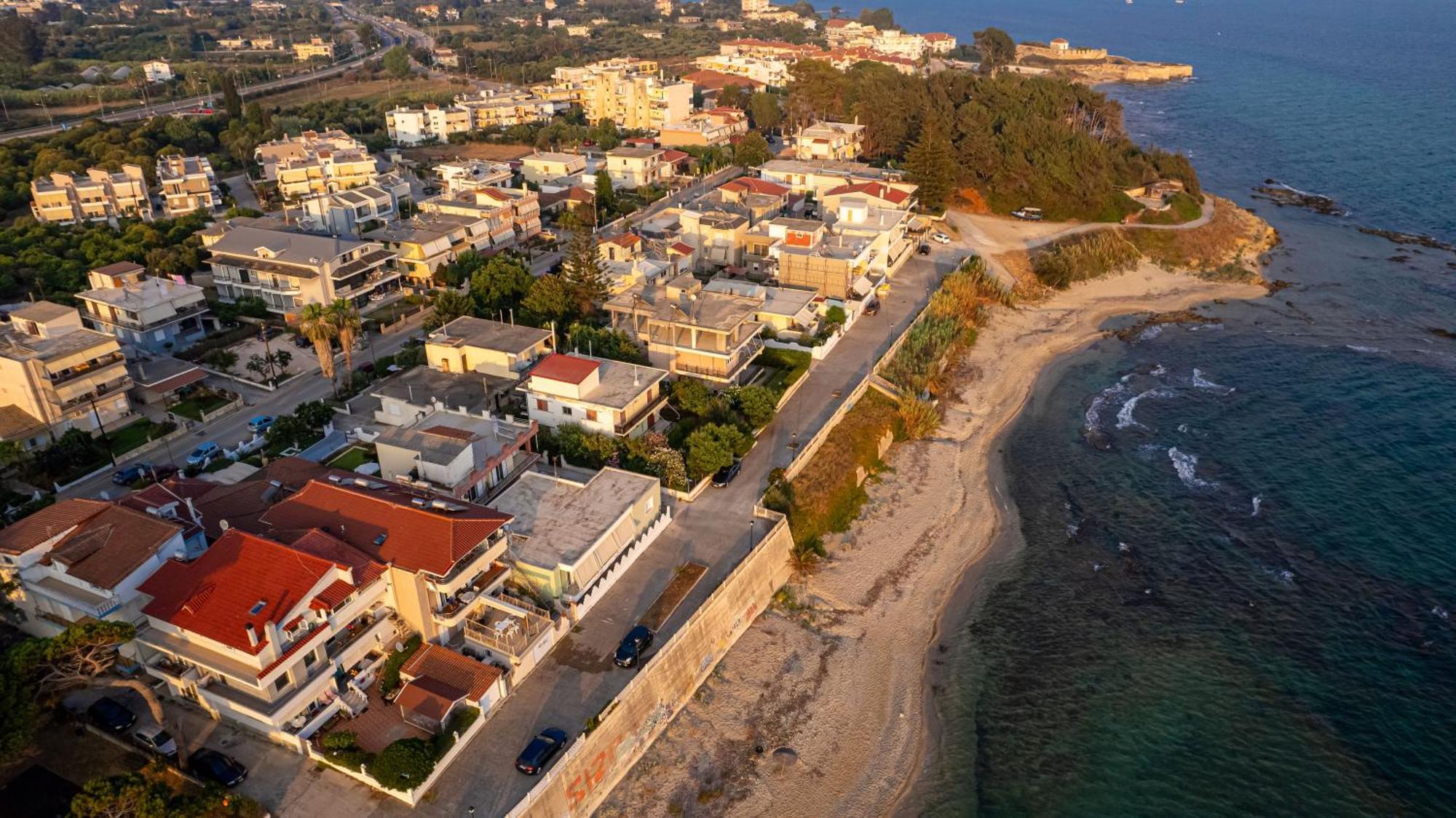 Atenizo - Seaside House At Pantokratoras, *