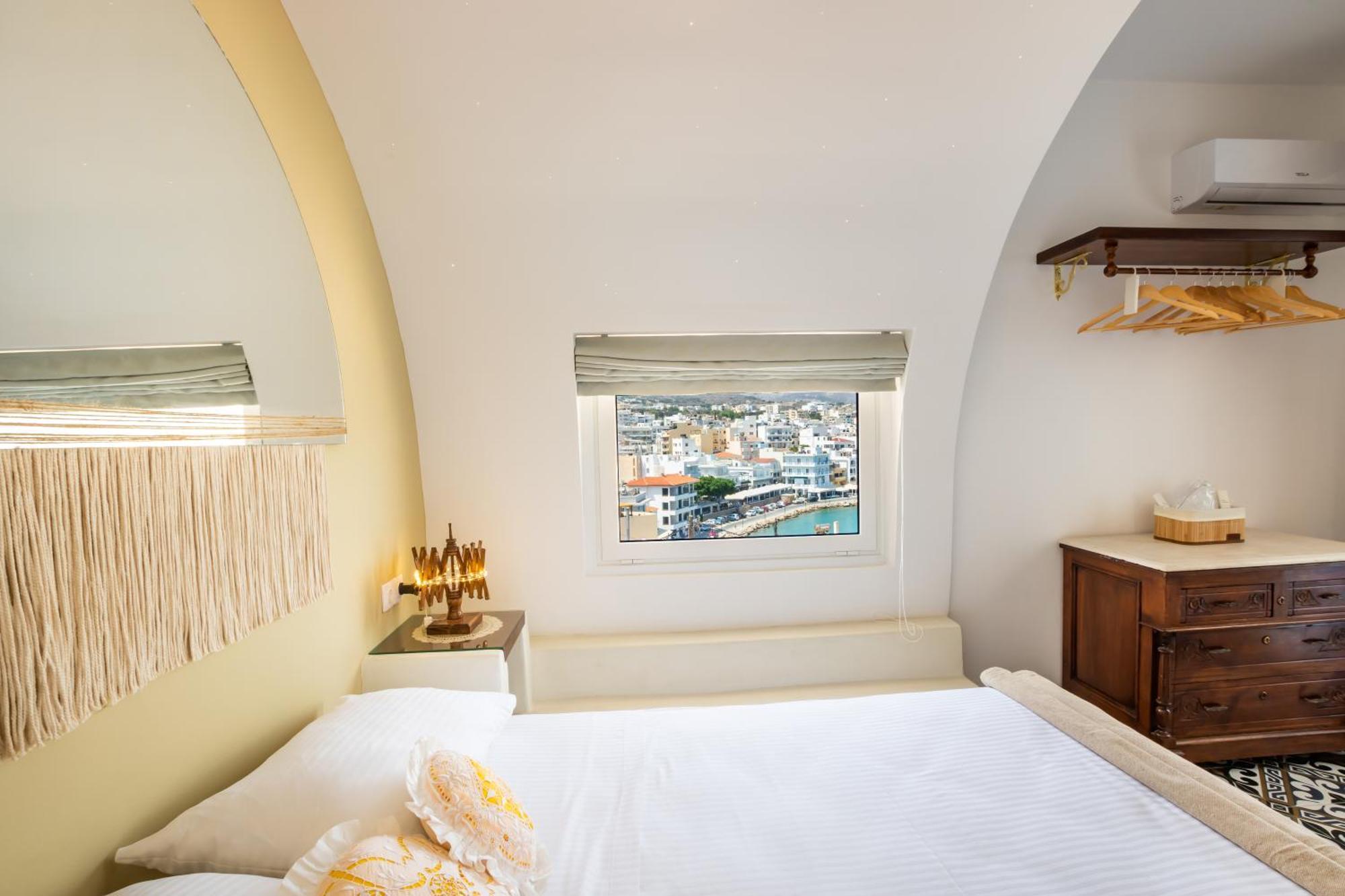 Gorgona Traditional 3 Apartment