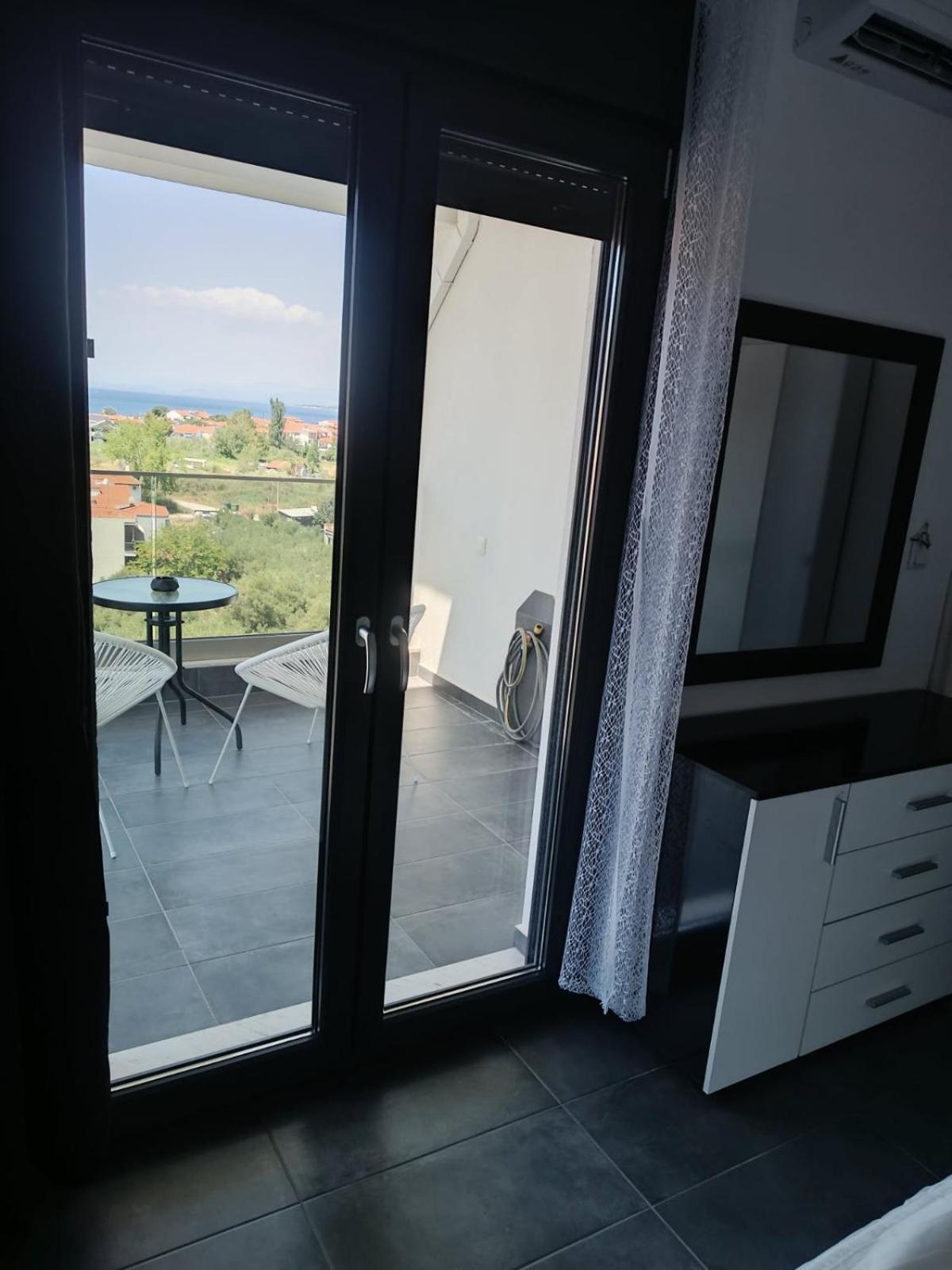 Deja Vu Apartment *