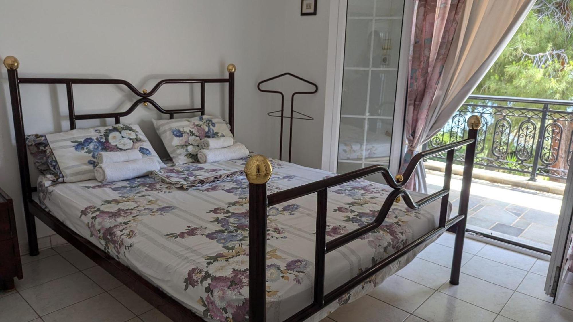 Ekatis Seacoast Nest Holiday home Livanatai