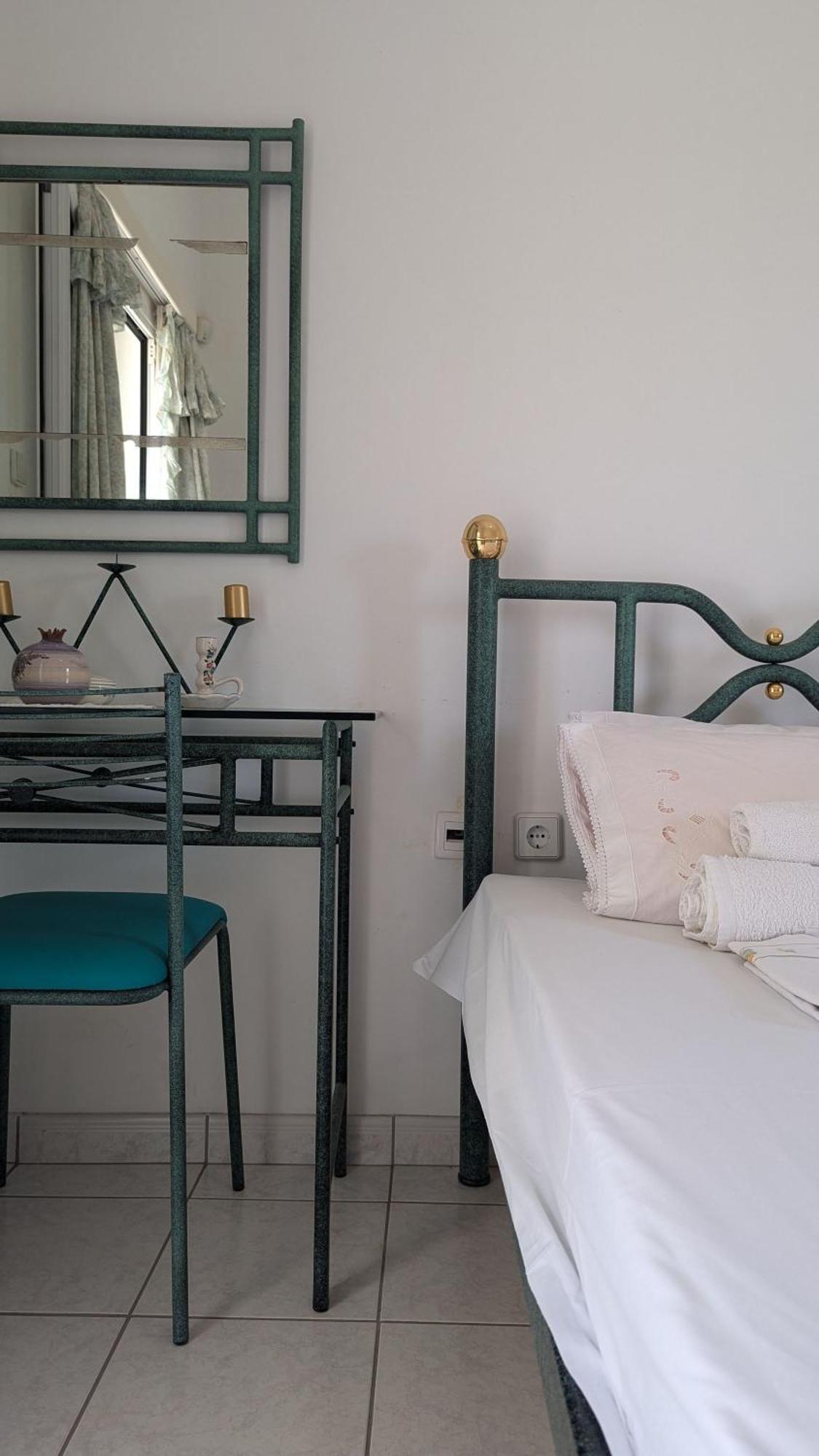 Ekatis Seacoast Nest Holiday home Livanatai