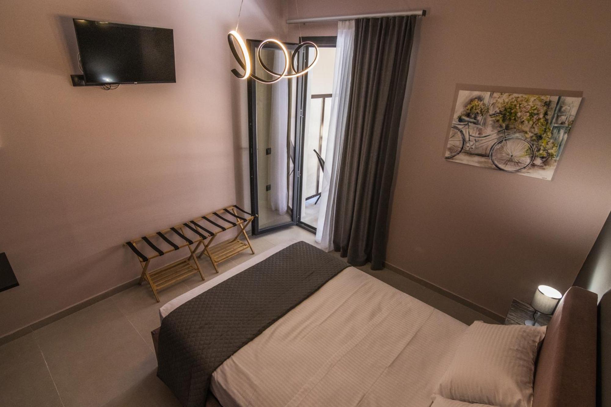 Swan Paradise Bed & Breakfast
