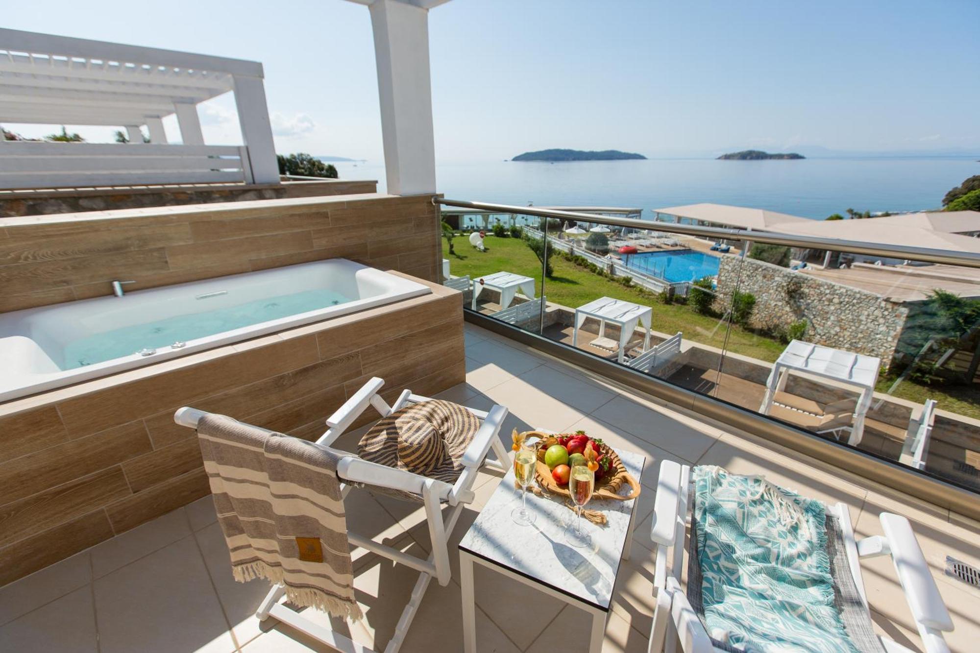 Hotel Kassandra Bay Resort, & 5*