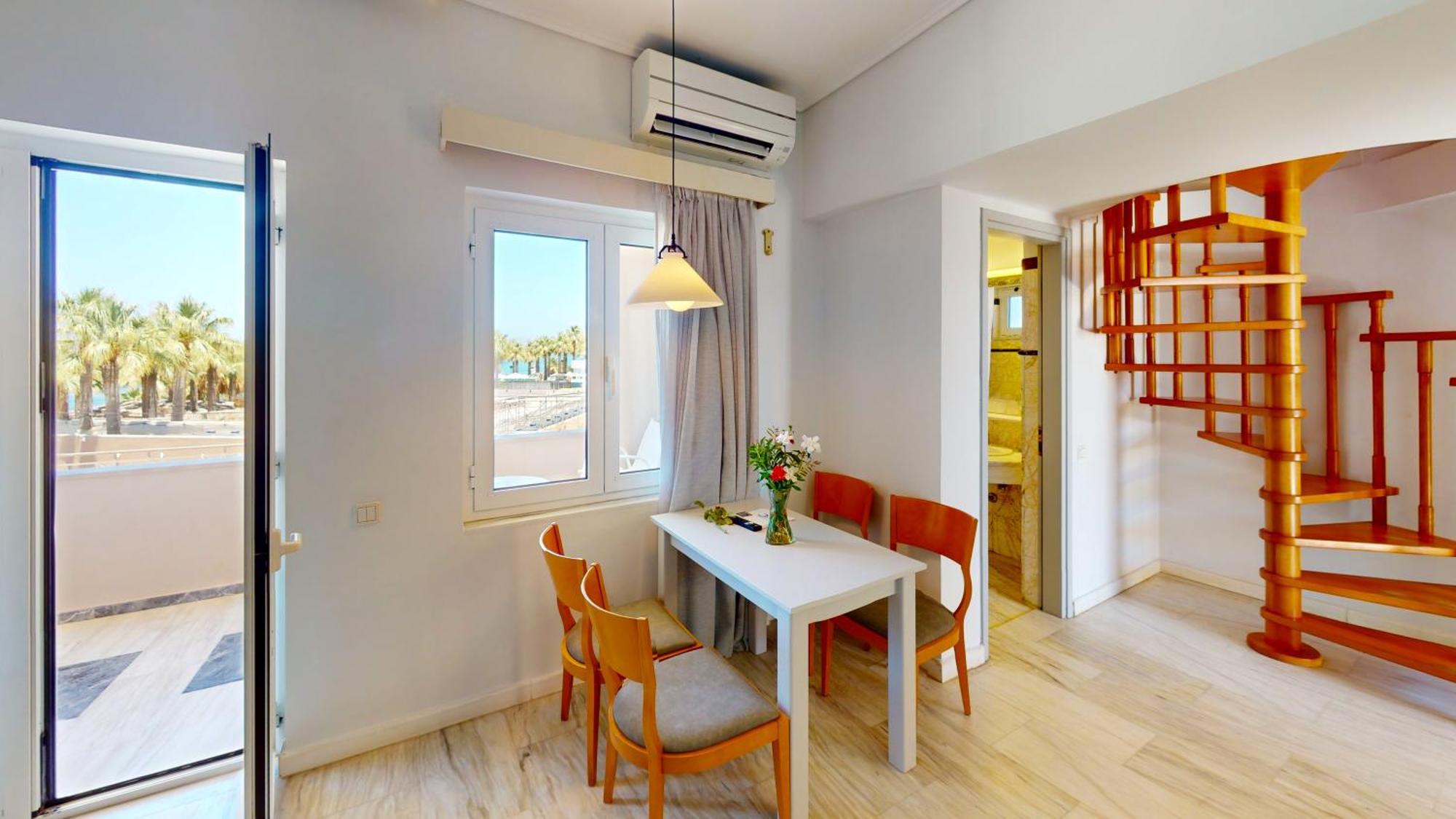 Aparthotel Chrispy Resort, Agia Marina (Crete)