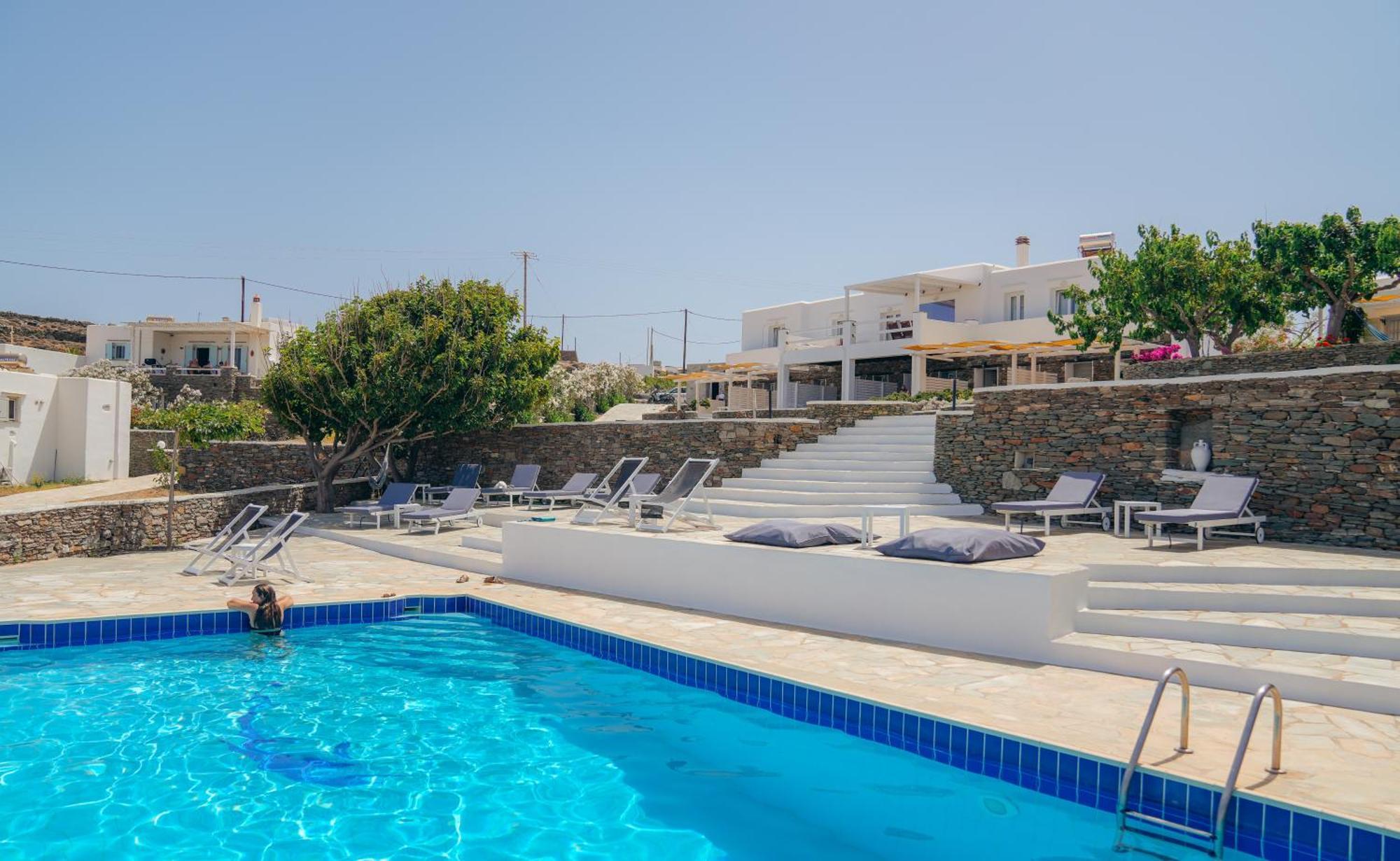 Cape Napos Aparthotel 3*