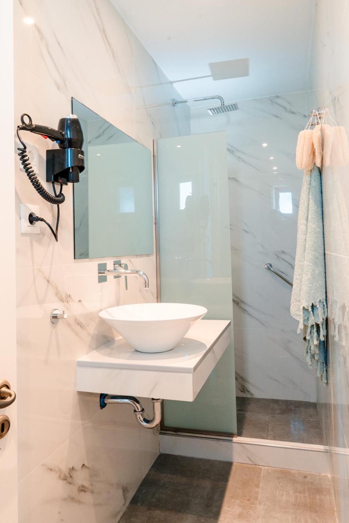 Nikis Village Aparthotel 3*