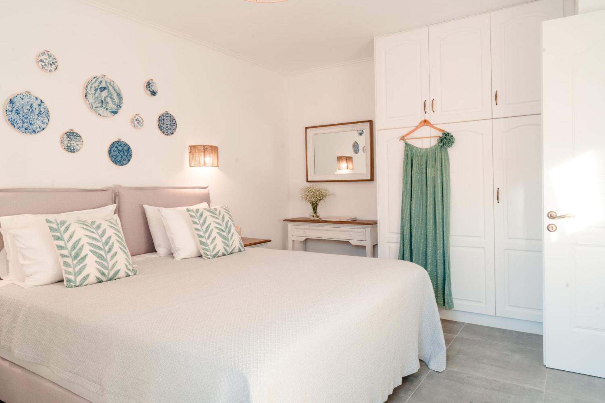 Nikis Village Aparthotel 3*