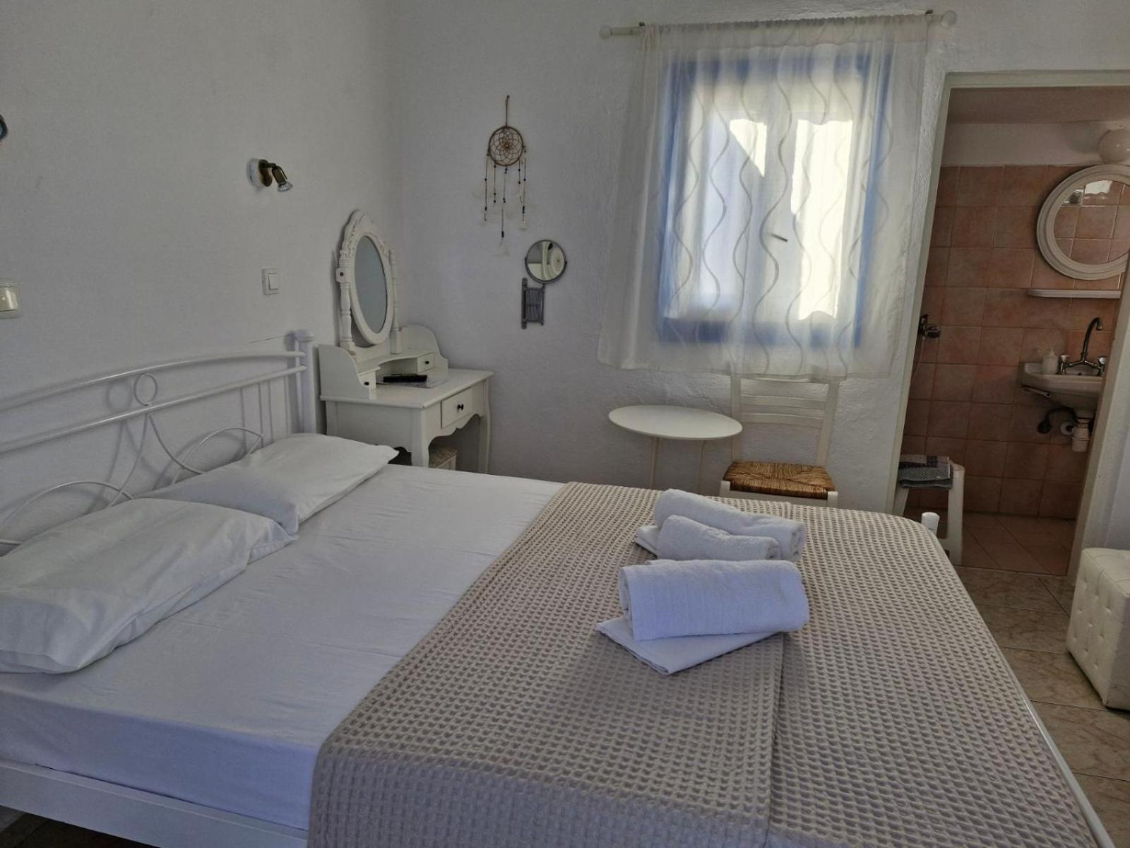 Apartment Katerina Yalos