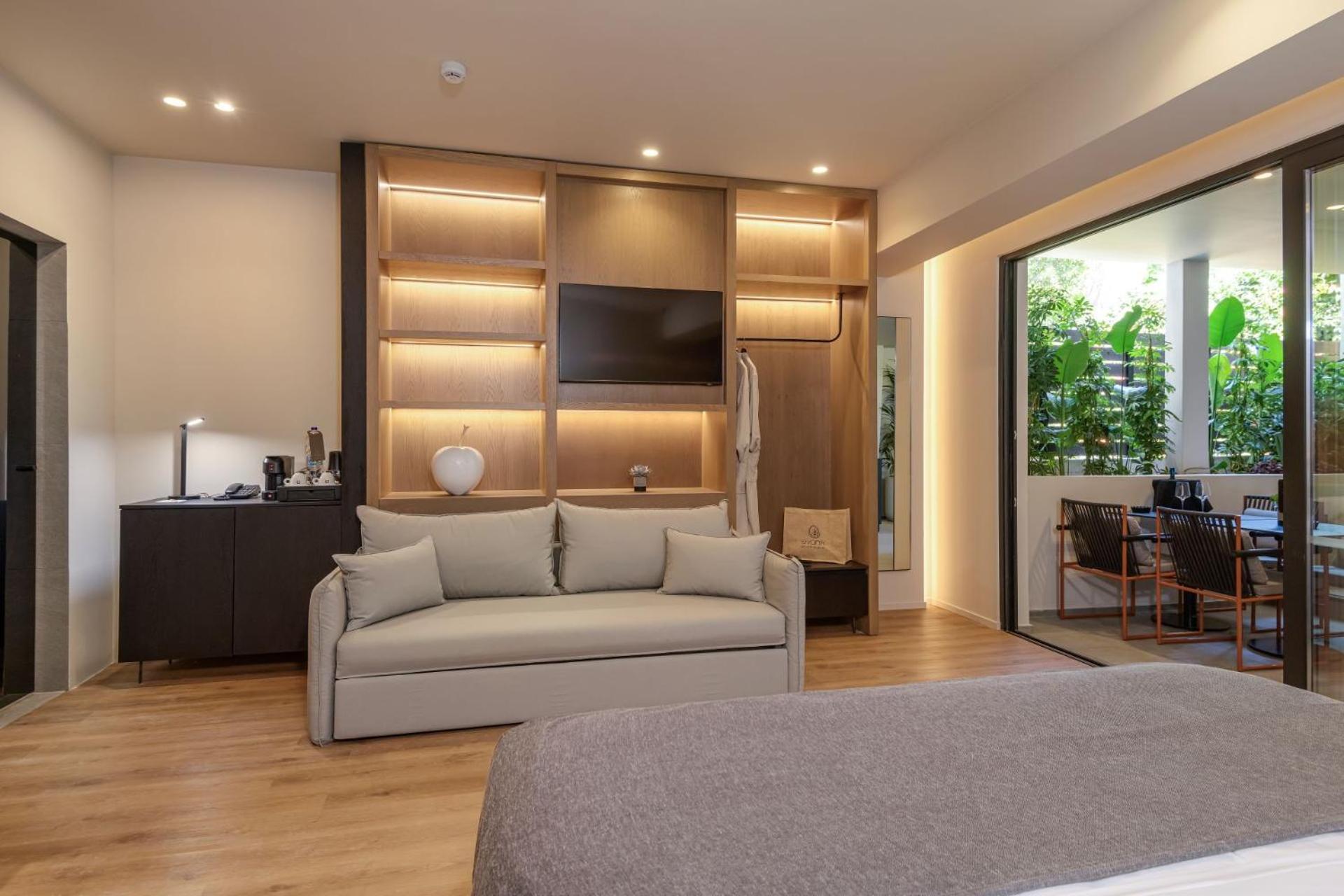 Evanik Chic Hotel 3*