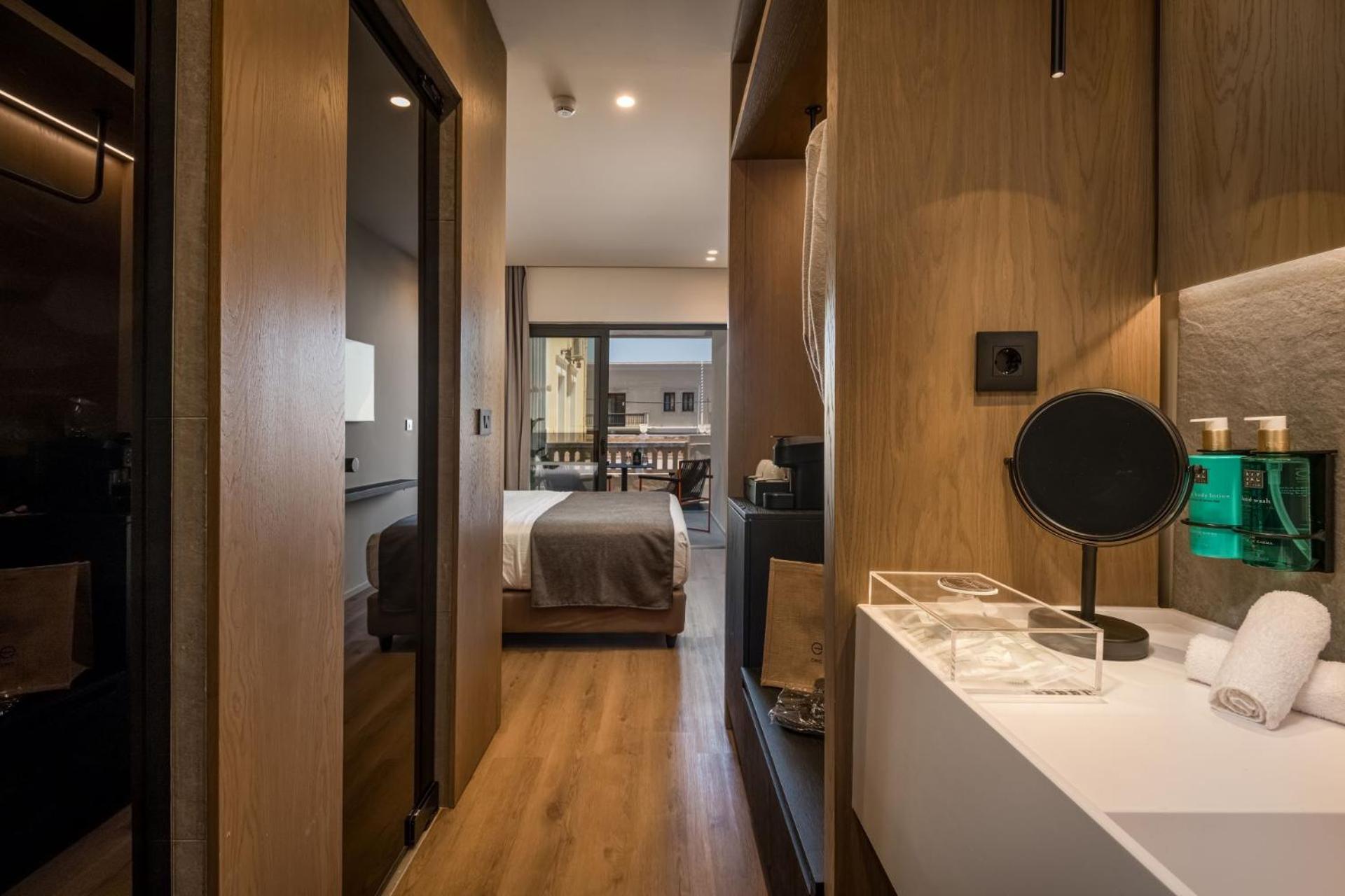 Hotel Evanik Chic 3*