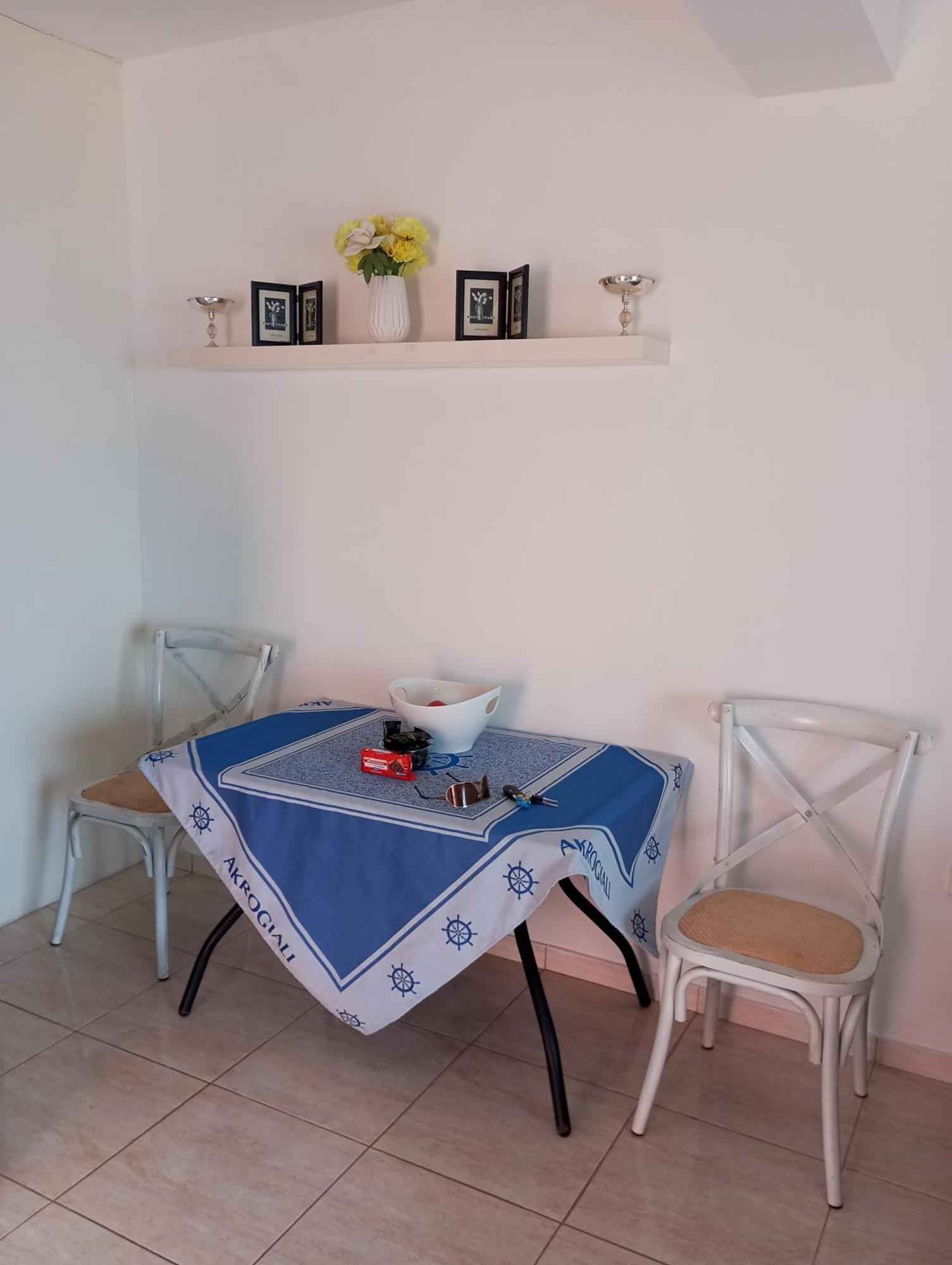 Sarakinos Apartment *
