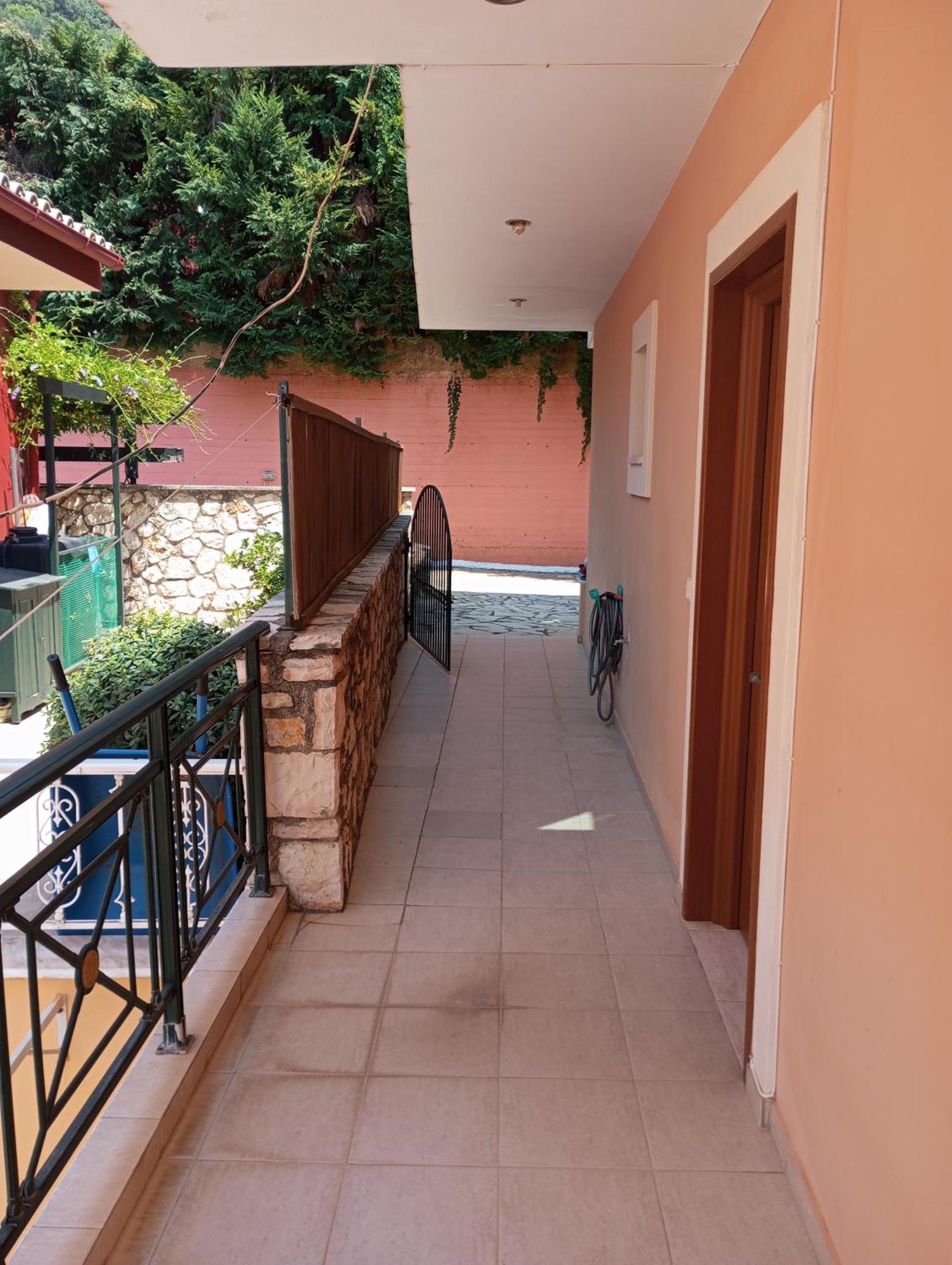Sarakinos Apartment Barbati