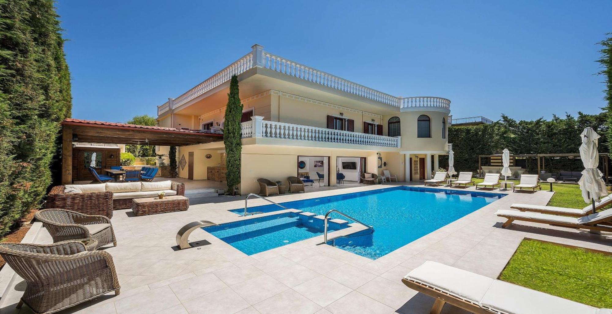 Pandis Villa
