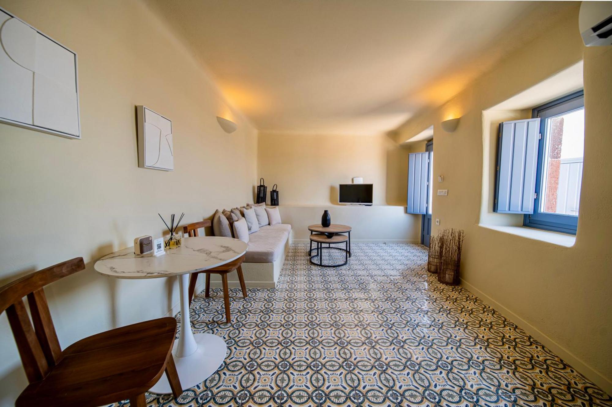 Luna Santorini Apartment