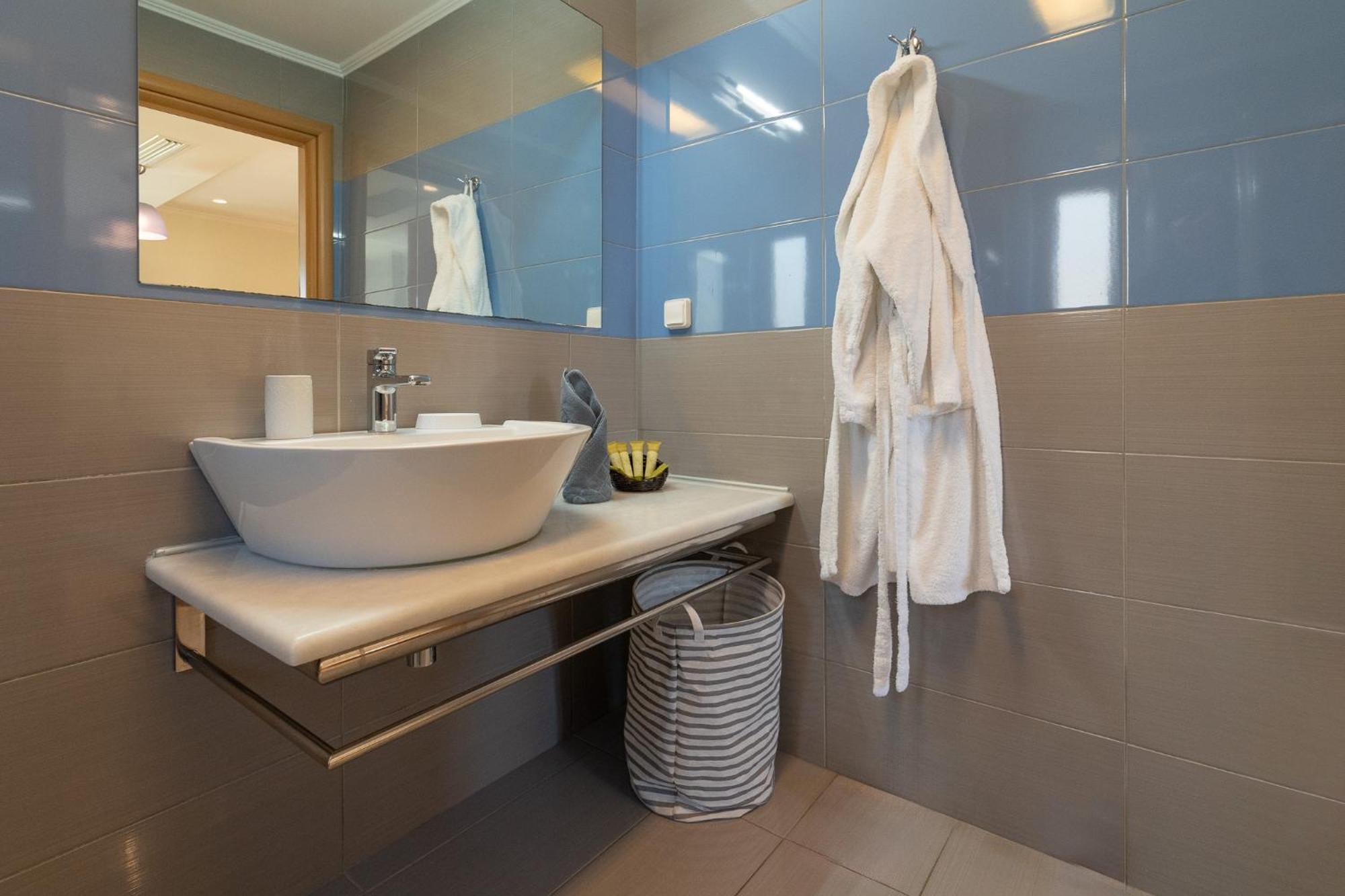 Hotel Niriides Luxury Villas 3*