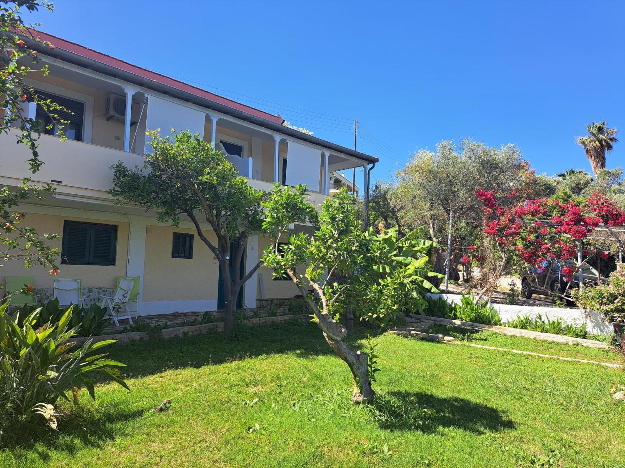 Apartment Marema 2 *