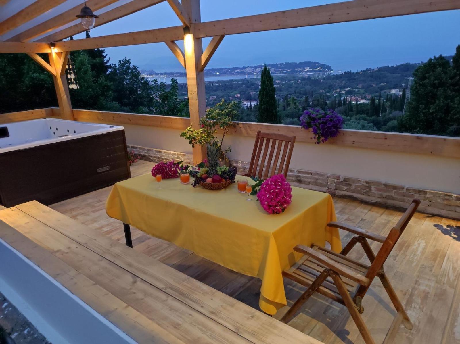 Holiday home House With Private Mini Pool Jacuzzi &