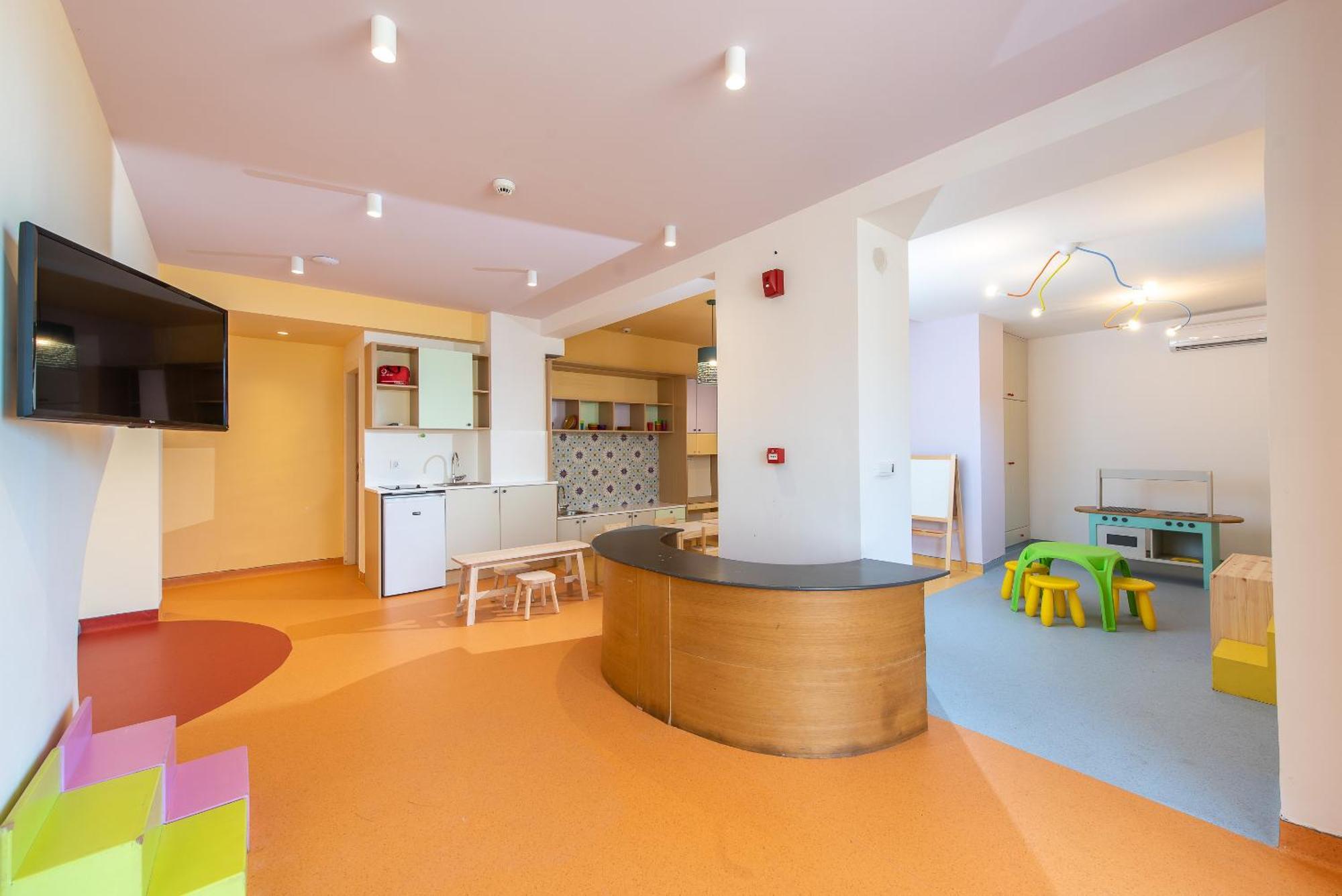 Caldera Village Hotel
