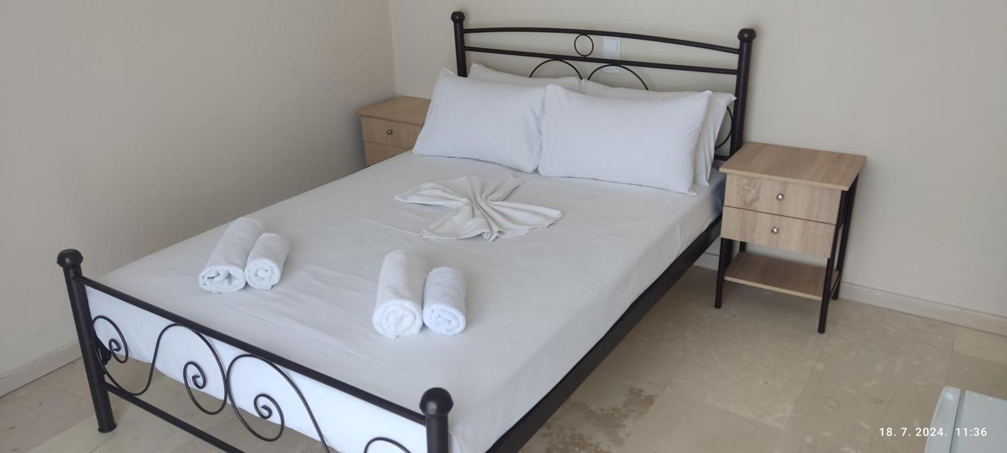 Pantheon Hall Hotel 2*