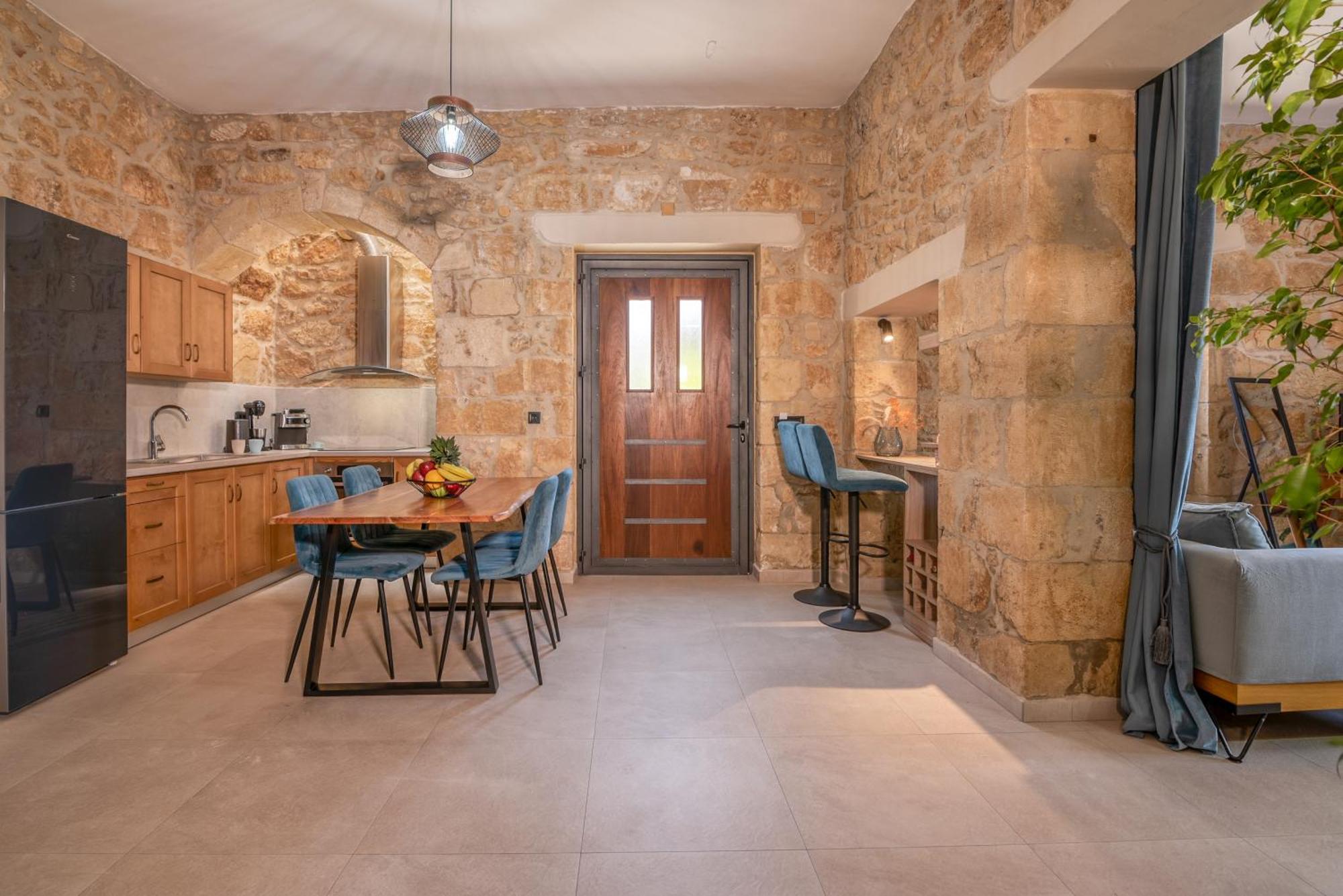 Cavos Luxury Apartment *