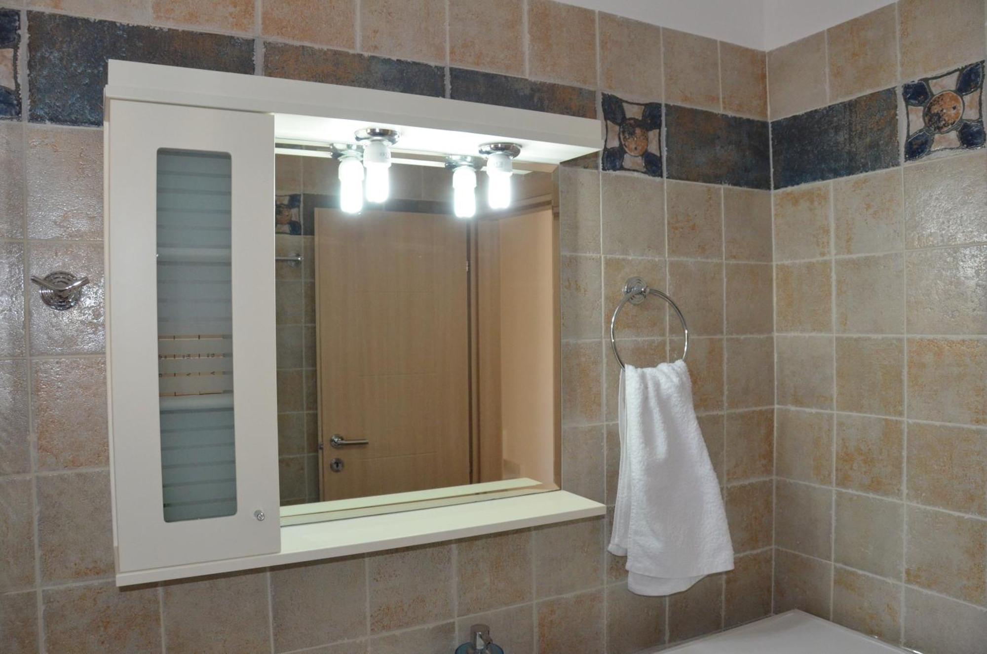 Ozzy, Breathtaking Sea View, 2 Bedroom, Pool * Kiveri