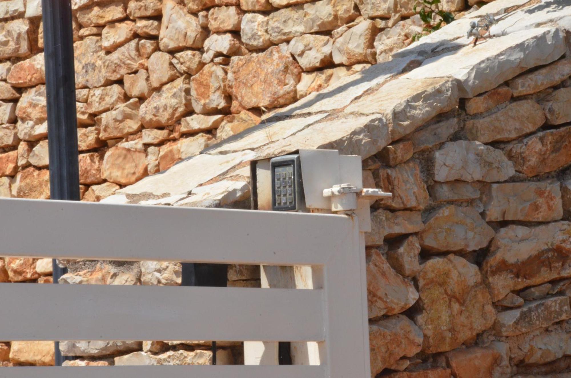 Ozzy, Breathtaking Sea View, 2 Bedroom, Pool Villa *