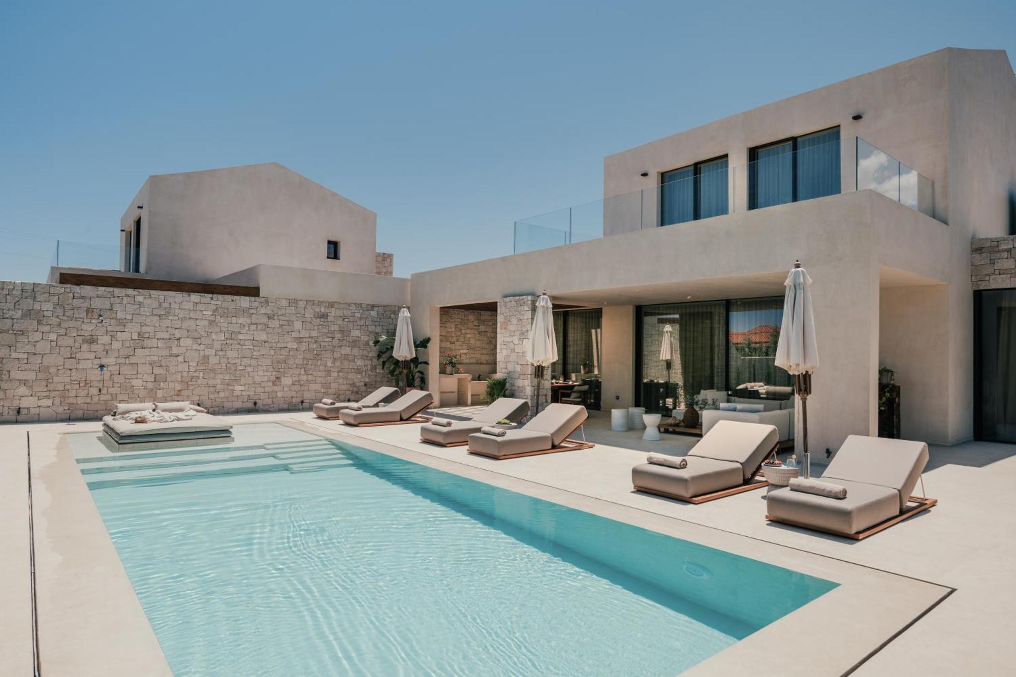 Valerozo - Exclusive Beachside Experience * Amoudi